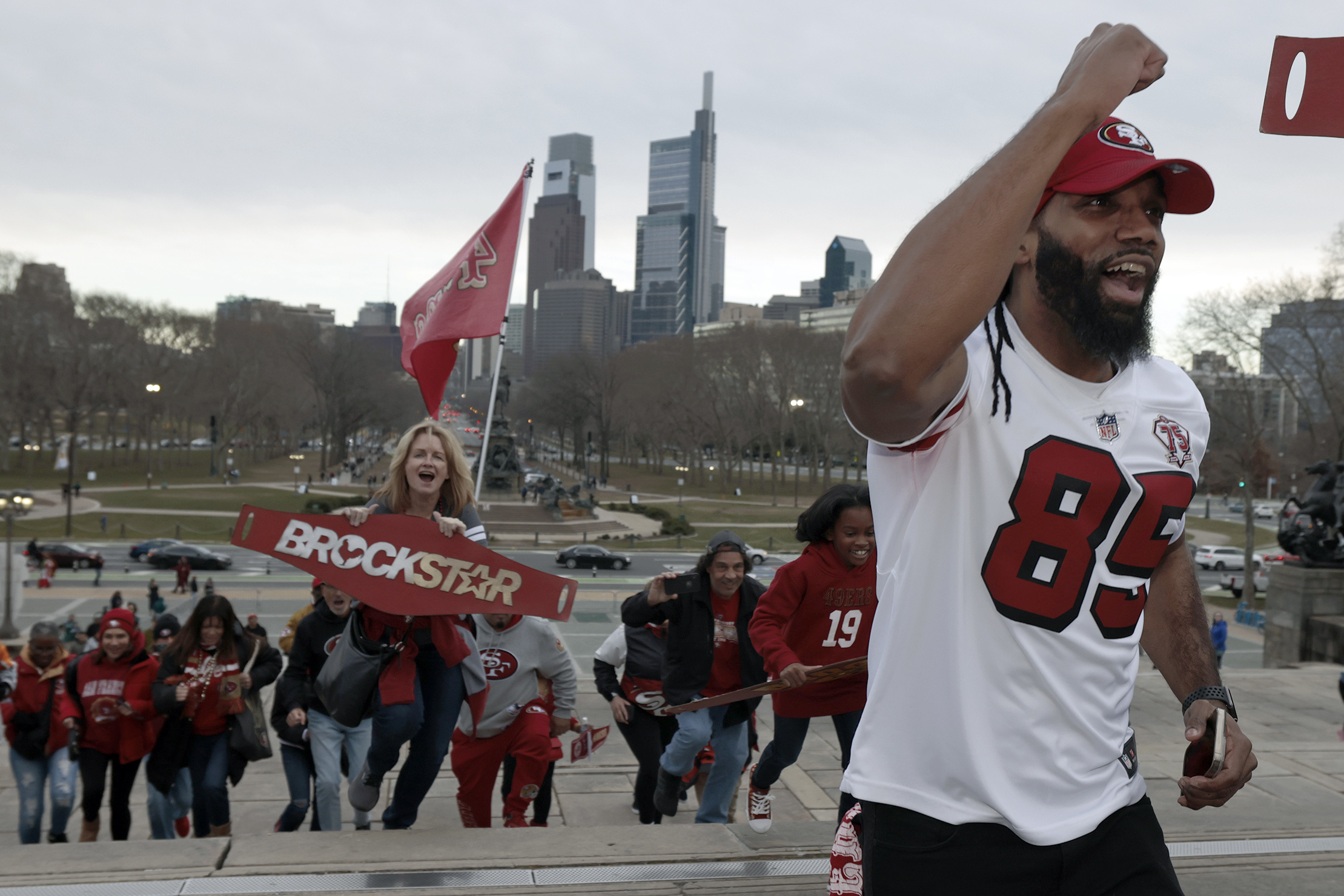 49ers fans descend on Philadelphia, take over famous Rocky statue – NBC  Sports Bay Area & California