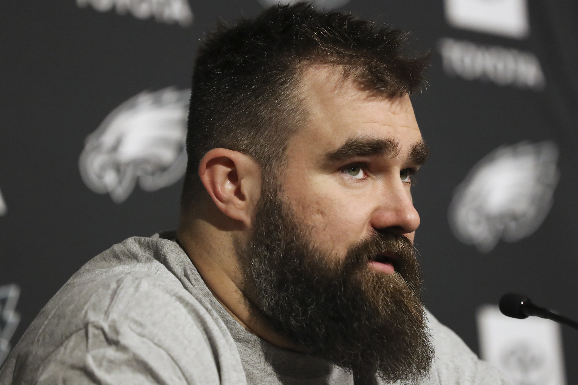 Eagles C Jason Kelce agrees to one-year contract