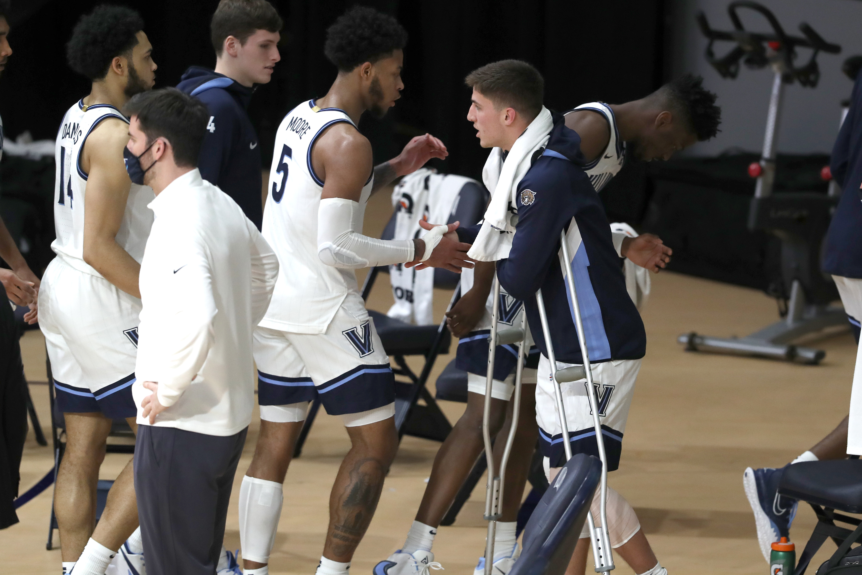 Villanova's Collin Gillespie suffers torn MCL in season-ending injury