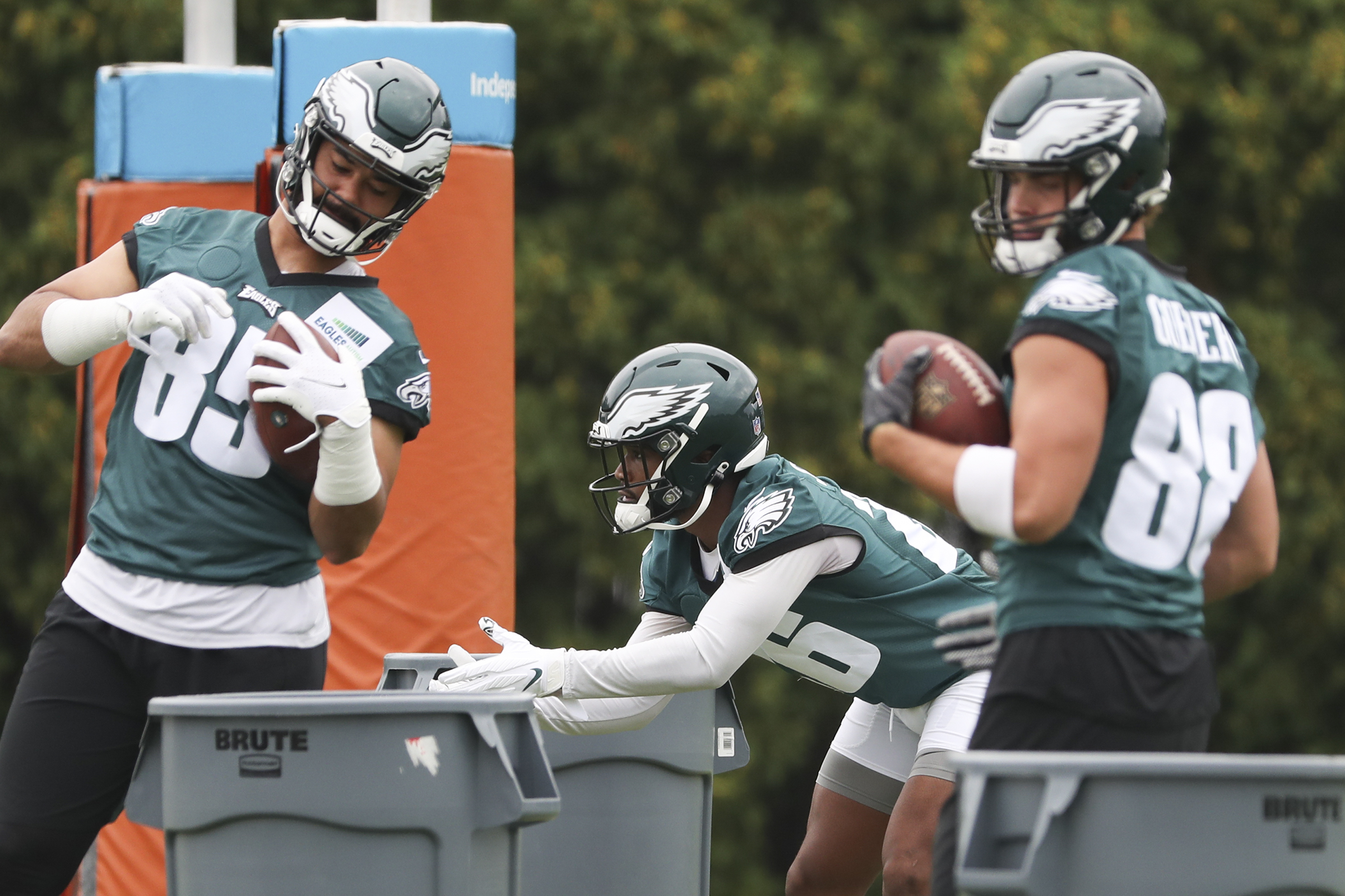 Will rookie DeVonta Smith elevate Eagles' passing game? Training