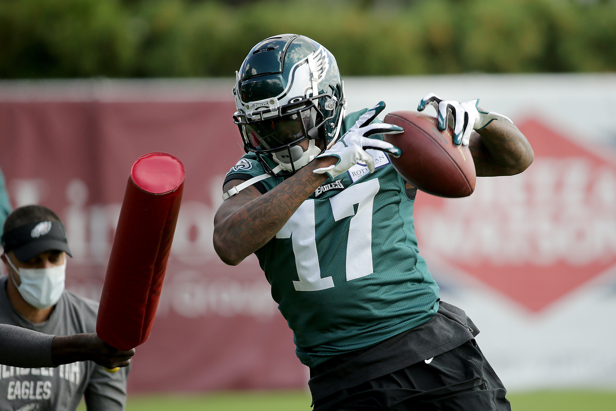 Darius Slayton, DeSean Jackson to play in Giants-Eagles game