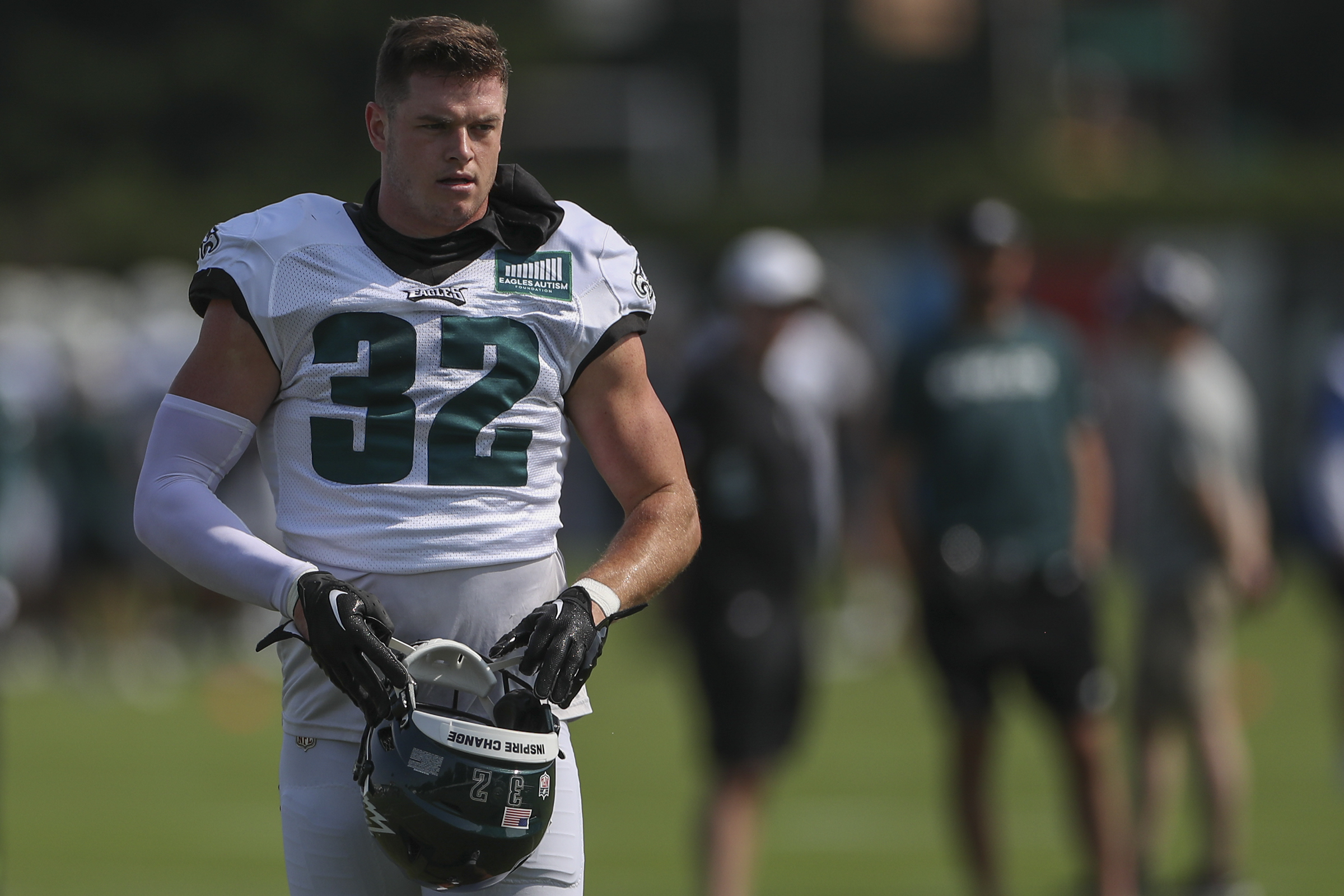 Eagles training camp observations: LB sidelined during practice; QB says he  is 'growing' in offense 