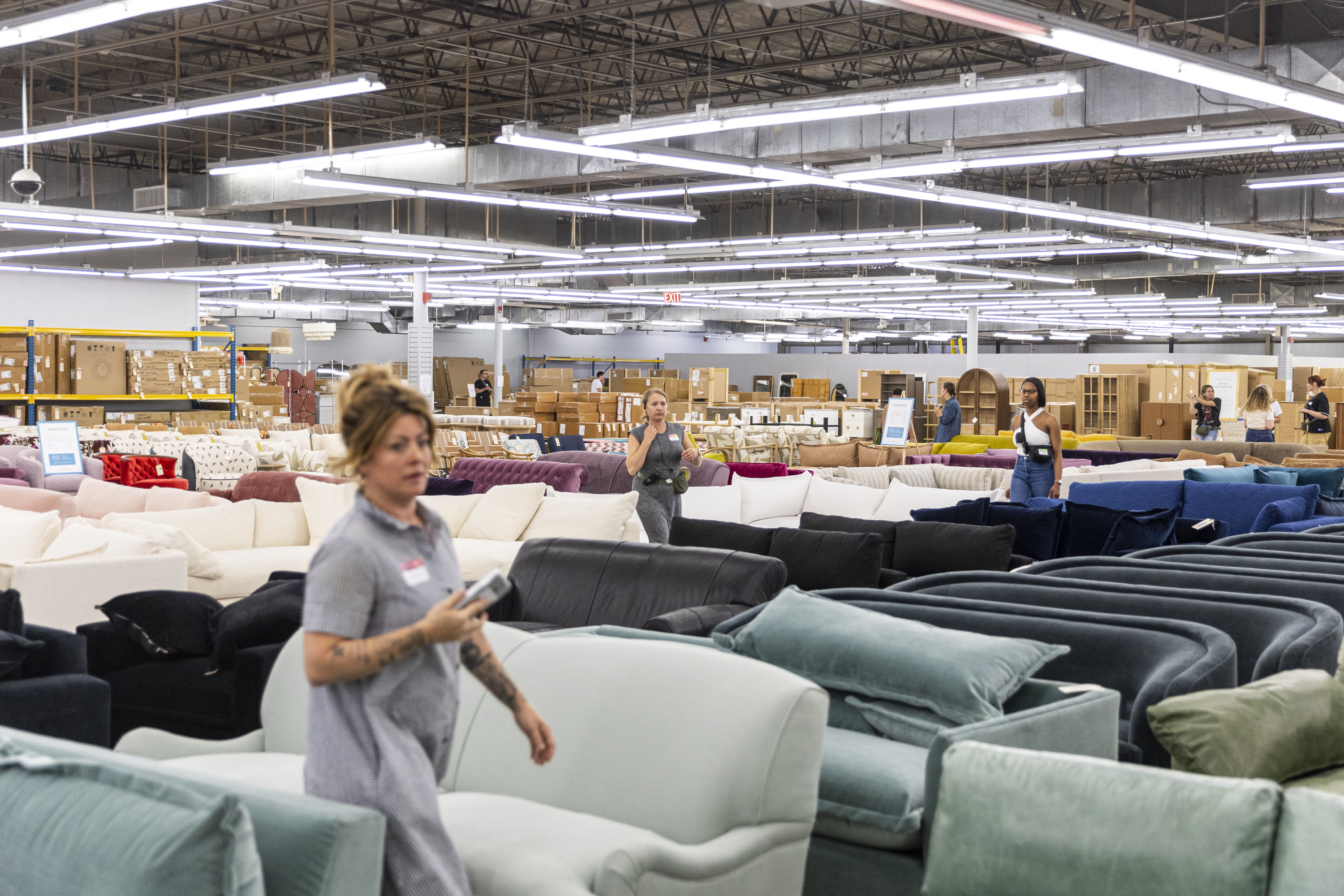 Urban Outfitters' Anthropologie opens home goods, furniture outlet near  Pittsburgh