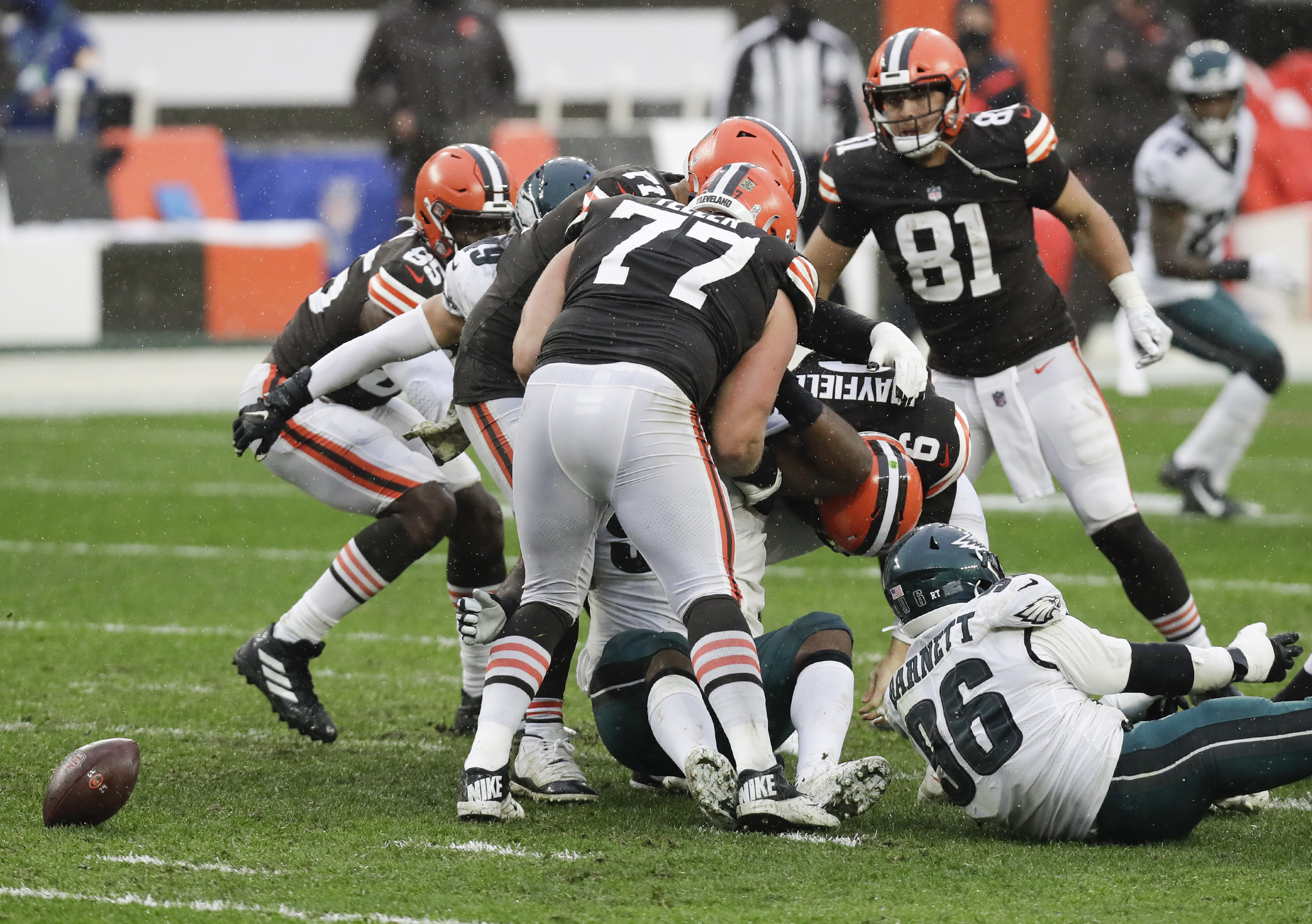 Bulldogs In The NFL - Image 34: Cleveland Browns running back Nick Chubb  (24) rushes during the second half of an NFL football game against the  Philadelphia Eagles, Sunday, Nov. 22, 2020