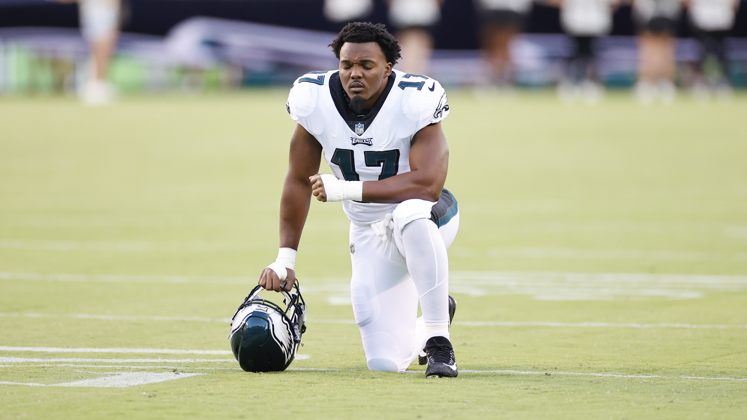 What Eagles rookies Jordan Davis, Nakobe Dean gain by not playing