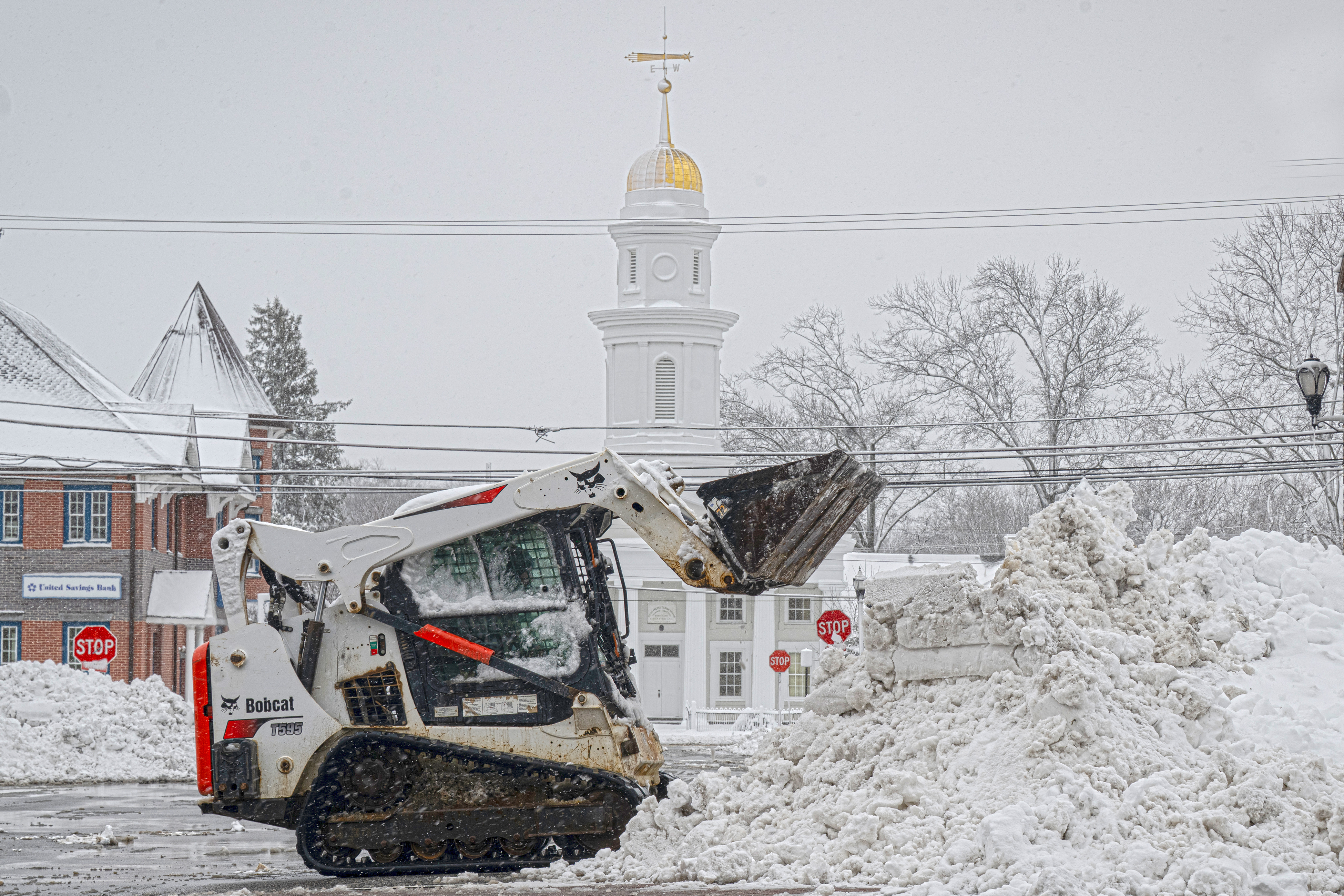 Snow totals in Philadelphia area disrupt schools, SEPTA, roads