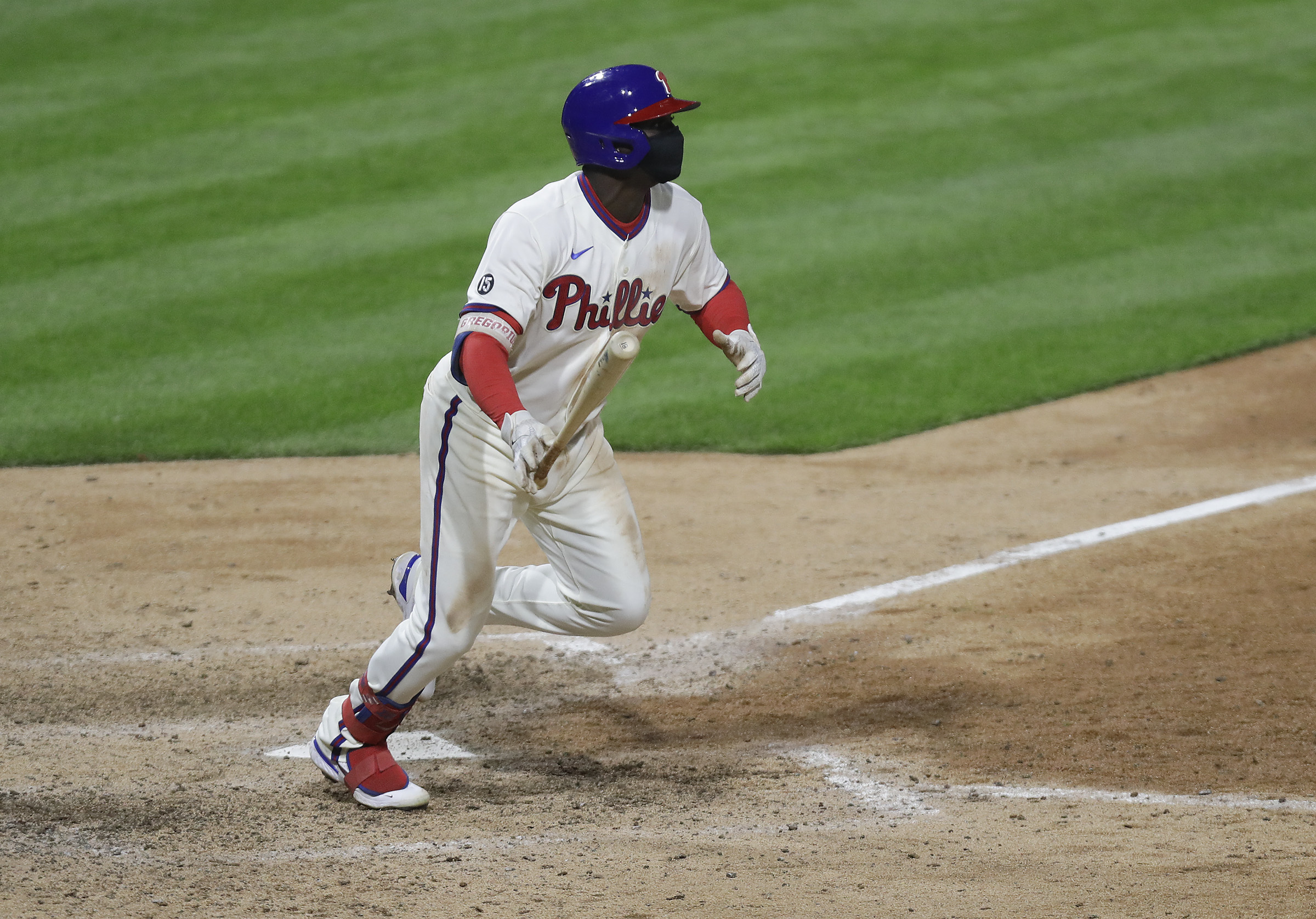 Phillies' Jean Segura leaves game due to groin injury