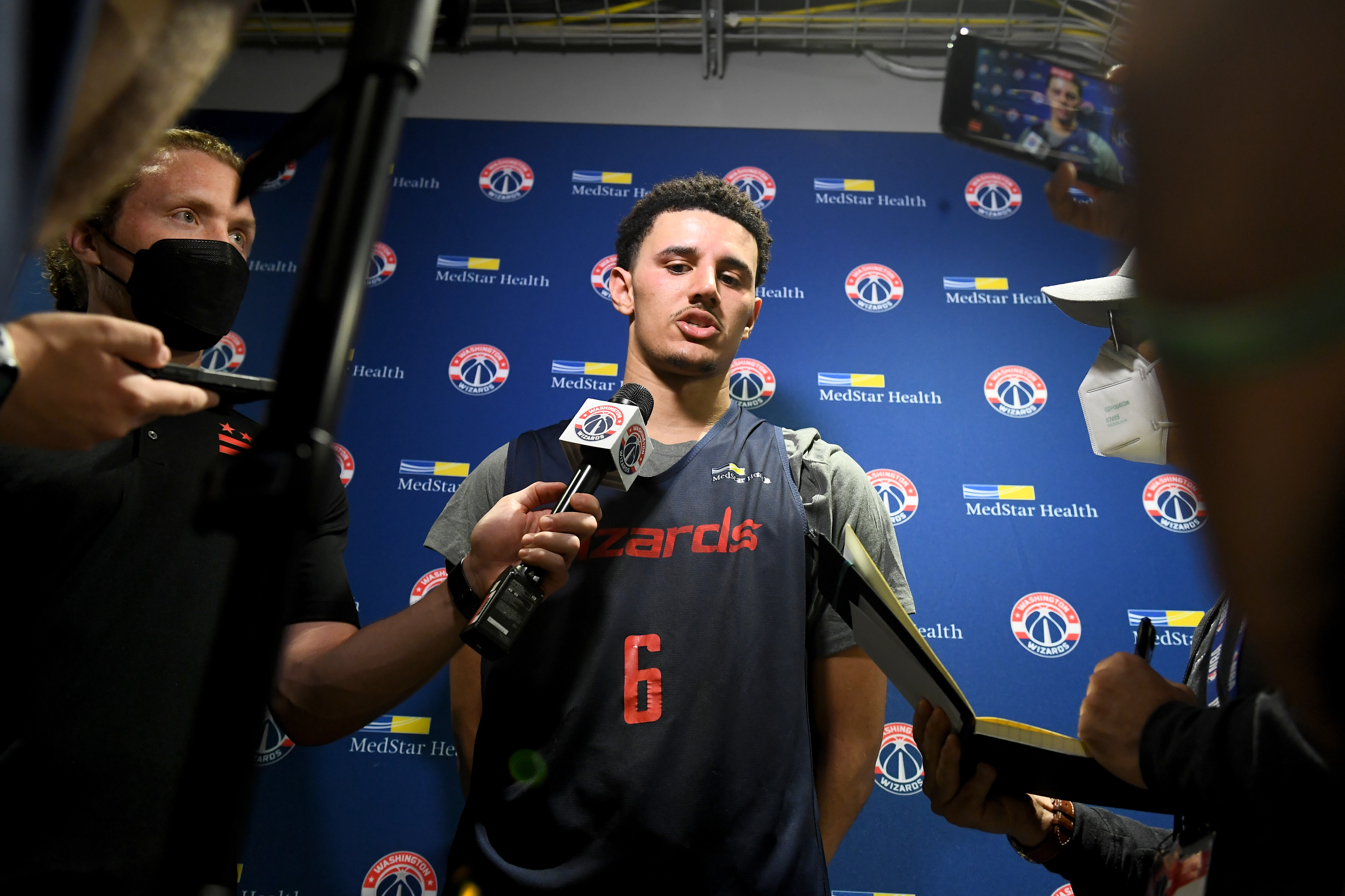 De'Anthony Melton Has Been Traded To The Philadelphia 76ers For Danny Green  And The 23rd Pick In 2022 NBA Draft - Fadeaway World