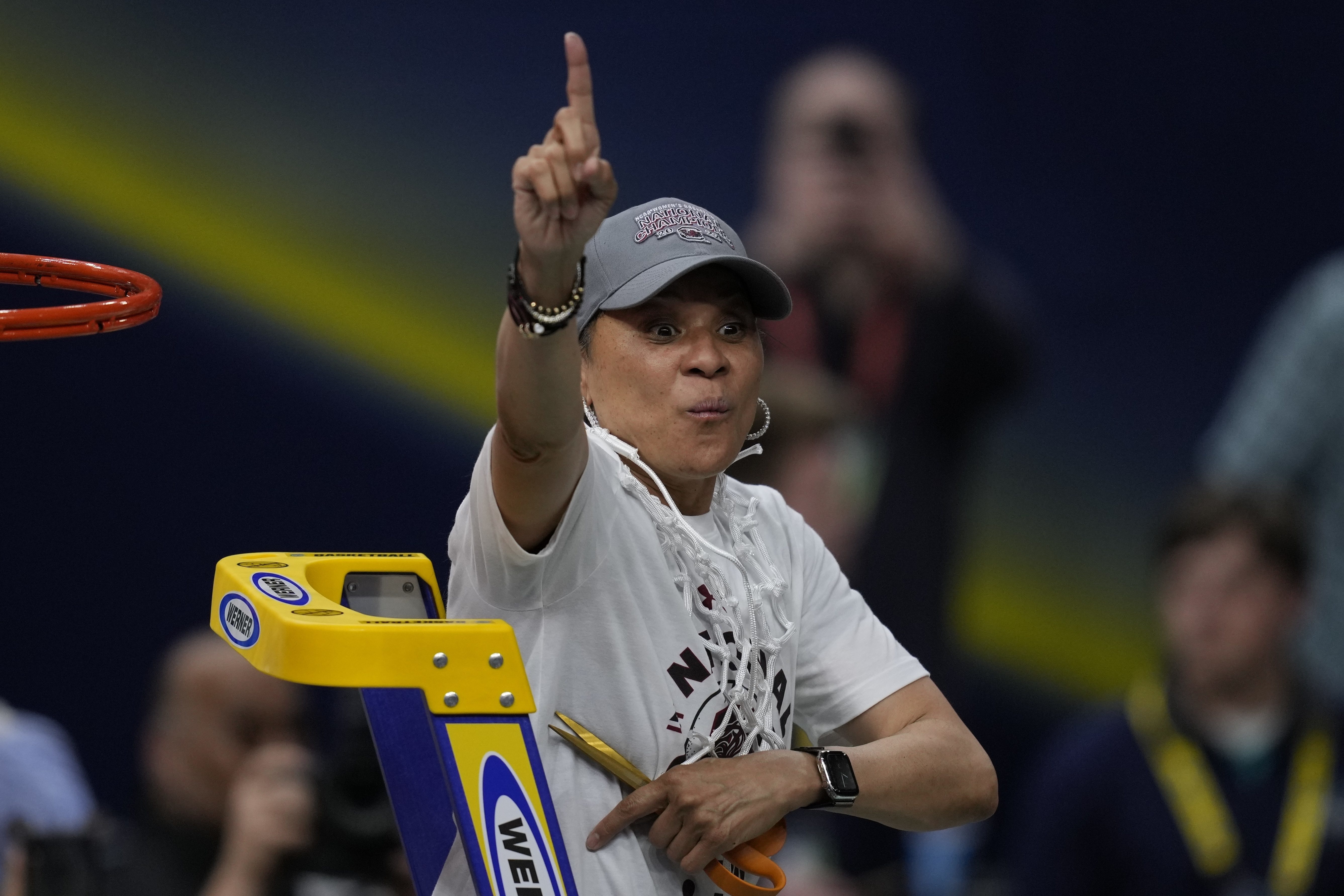 Dawn Staley calls out ESPN for not inviting best college player nominee  Aliyah Boston to ESPYs