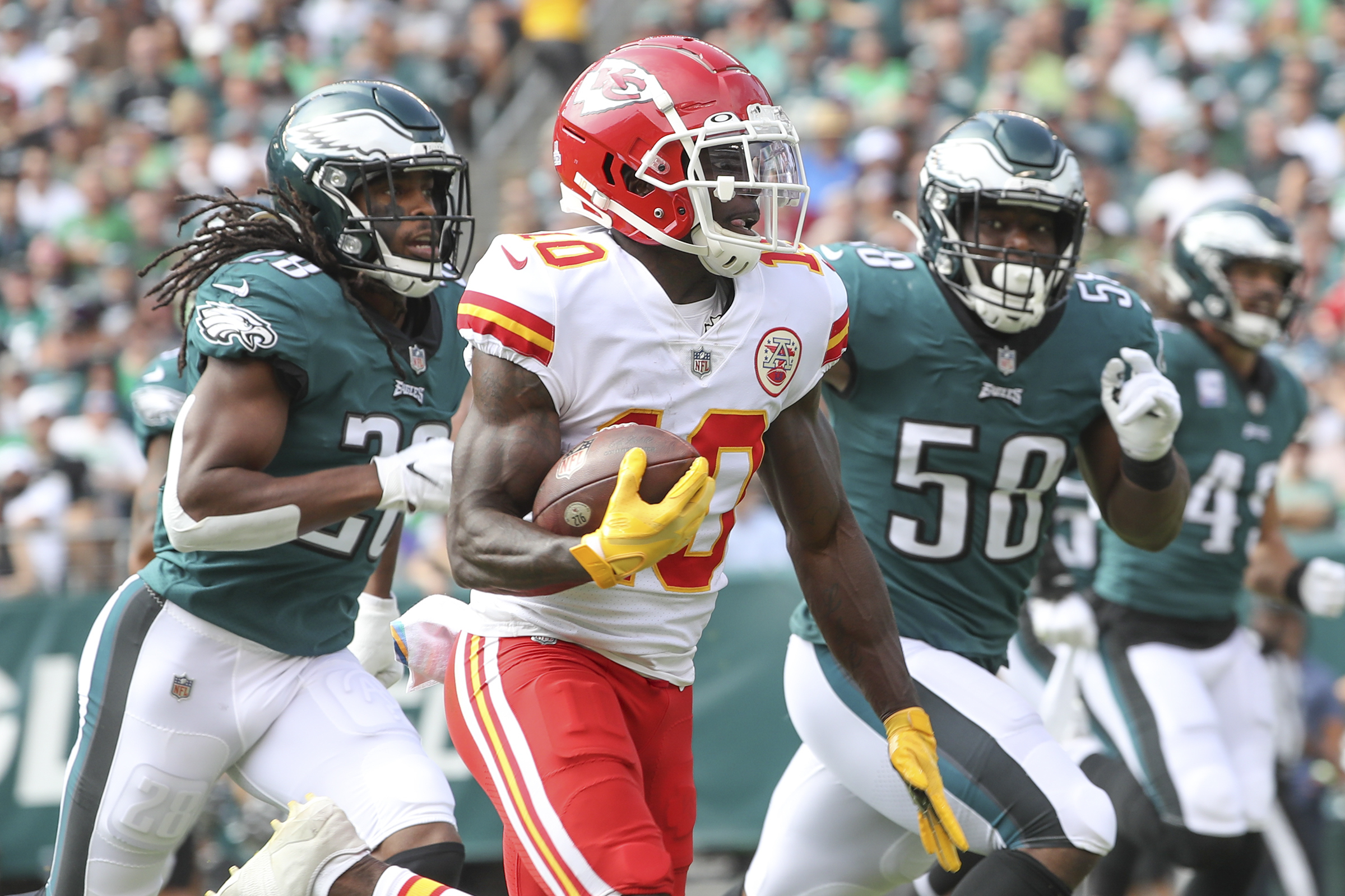 Chiefs ship Pro Bowl receiver Tyreek Hill to Dolphins in latest