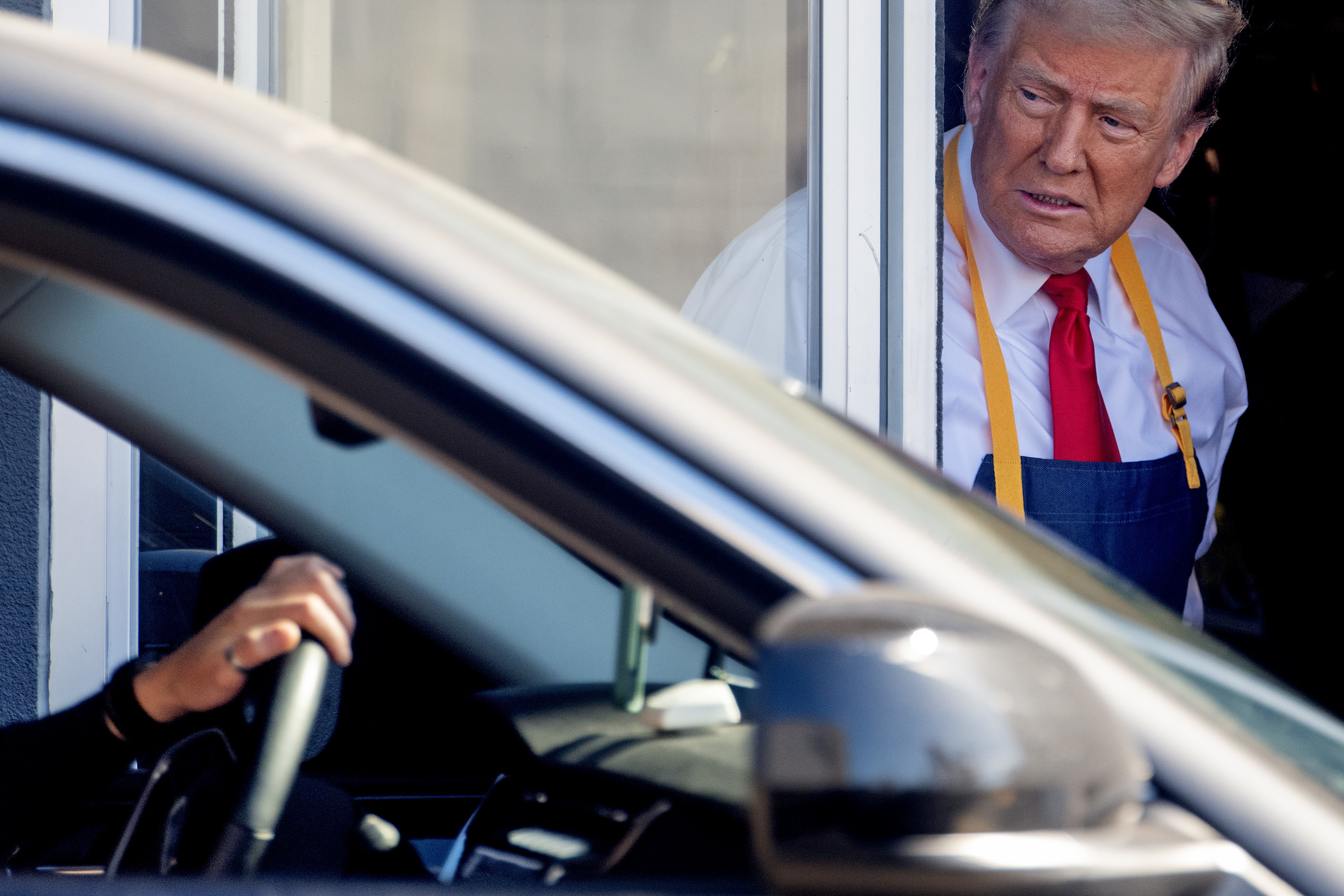 Donald Trump works at McDonald's in Feasterville, Bucks County