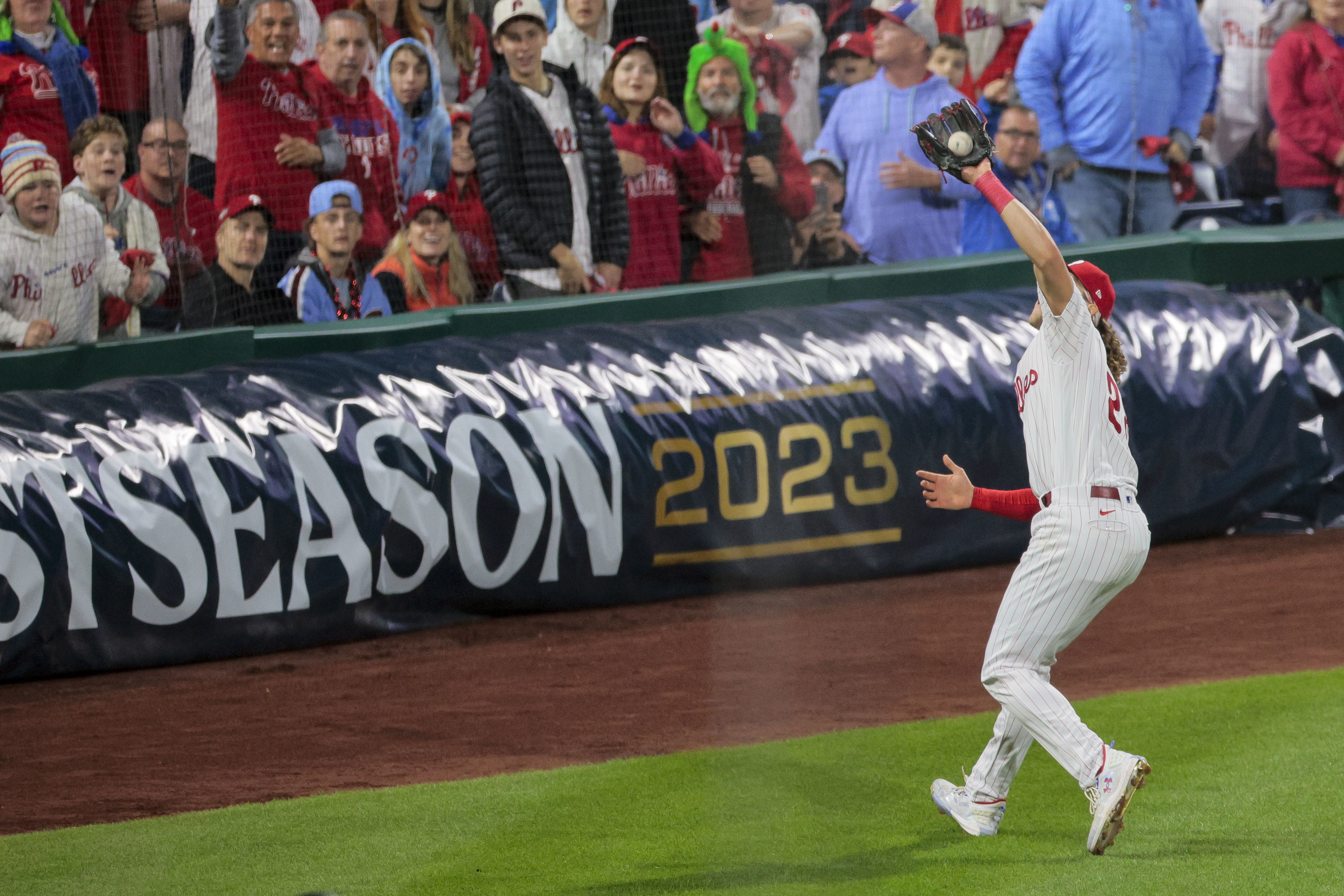 Kyle Schwarber's slump ends on special day at Citizens Bank Park