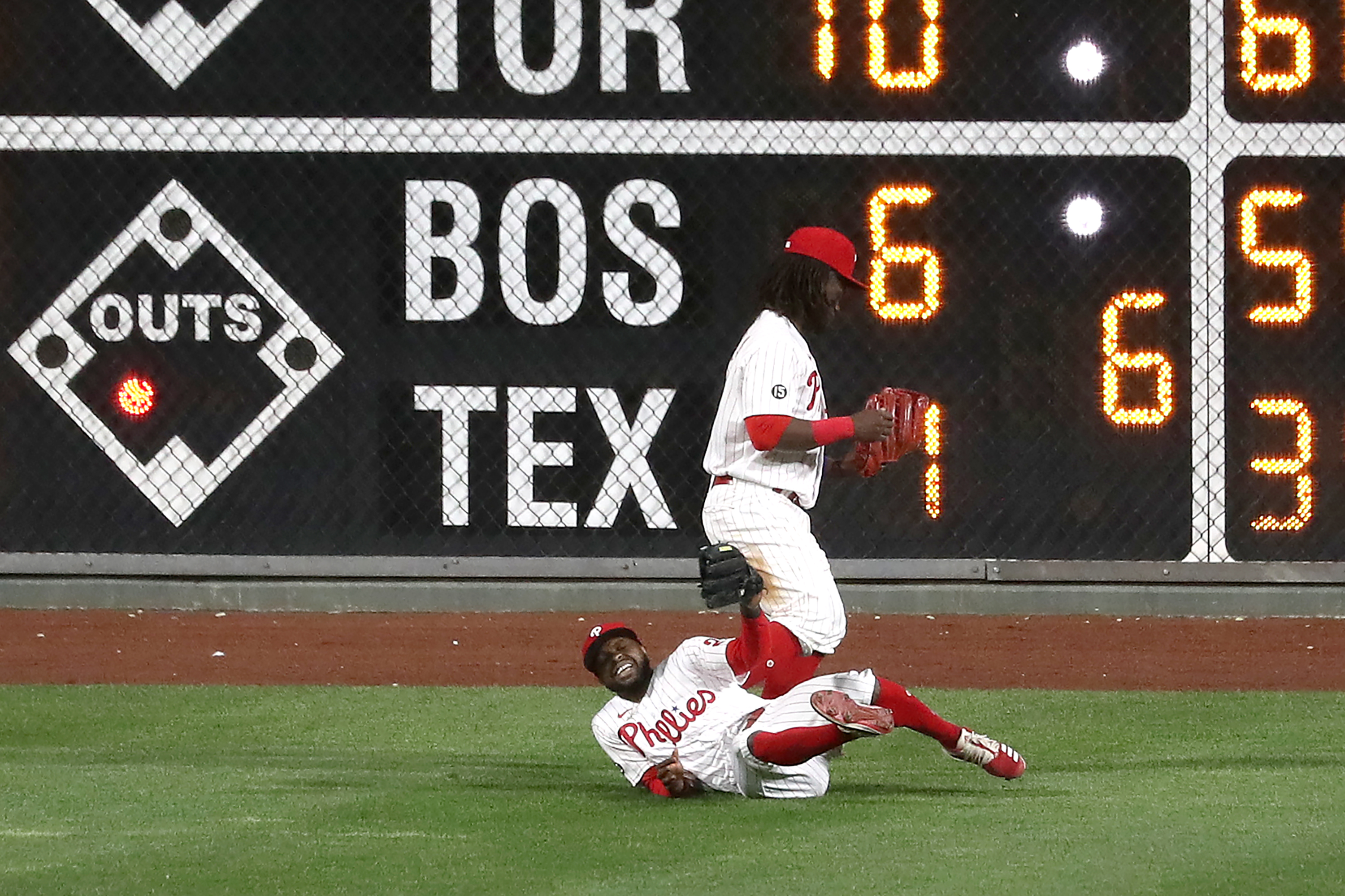 Phillies fight past Mets, 2-1, after José Alvarado prompts dugouts to empty