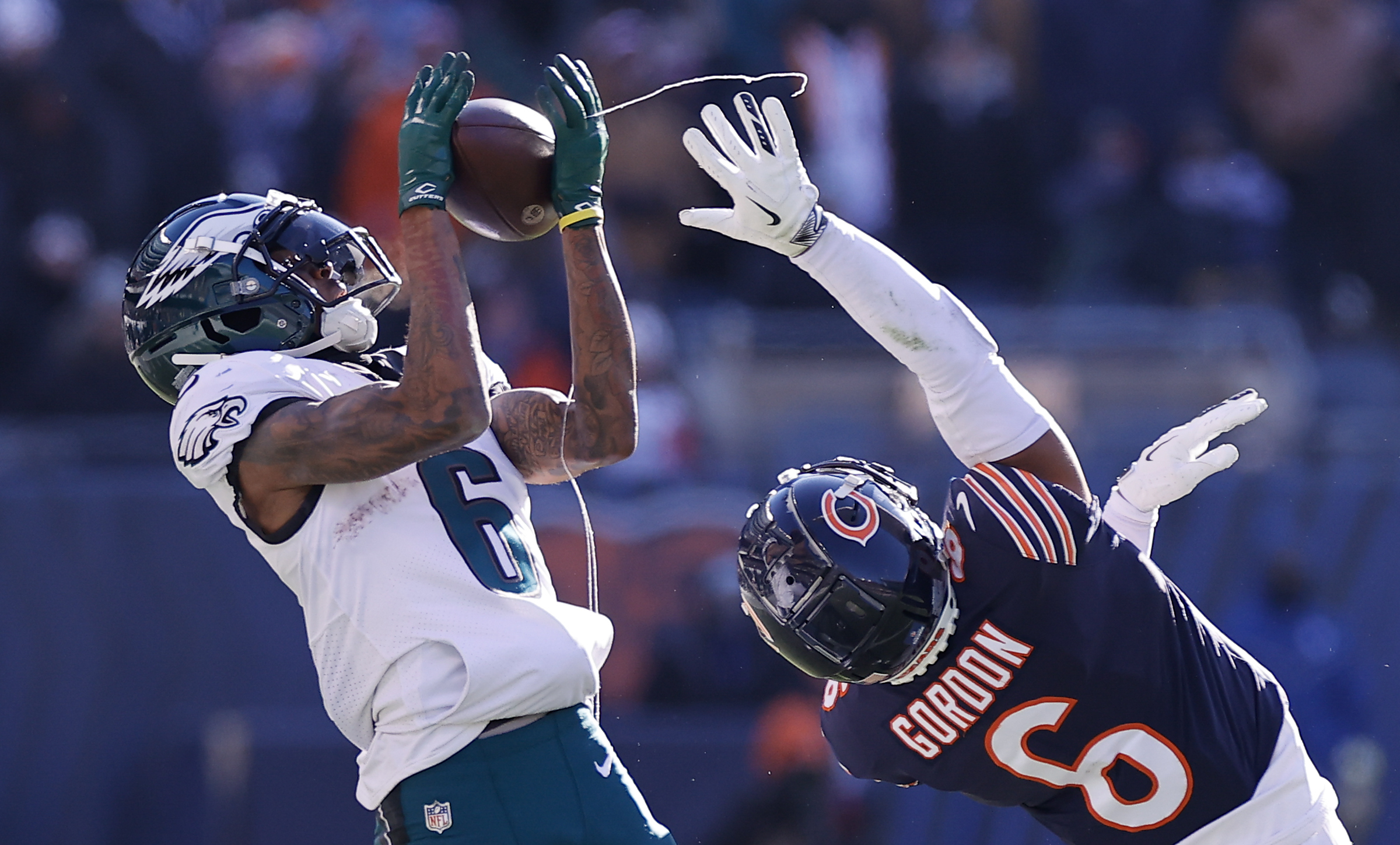 Hurts runs for 3 TDs as Eagles squeeze by Bears 25-20 - WHYY