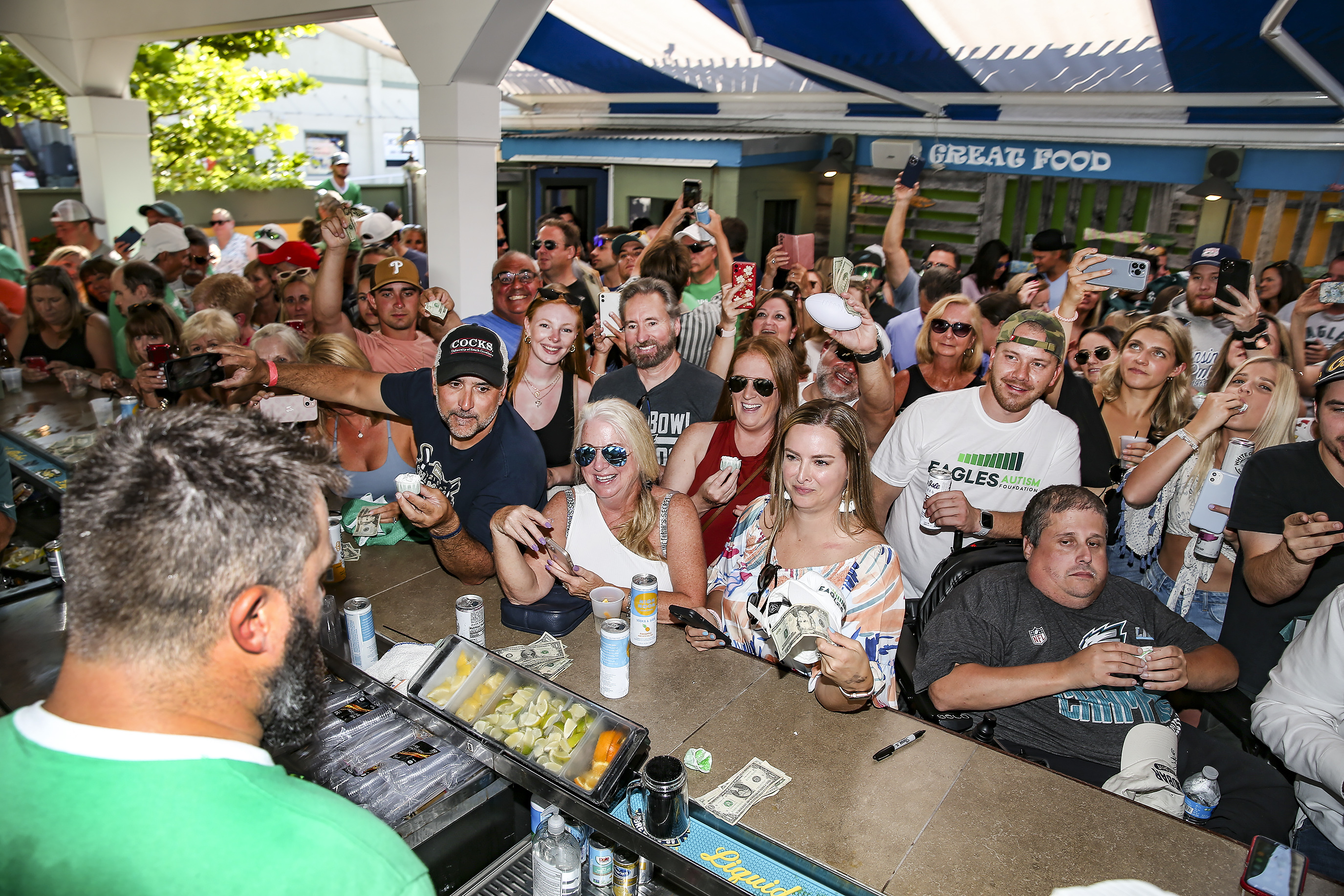 Philadelphia Eagles Jason Kelce hosts celebrity bartending bash at Jersey  Shore 