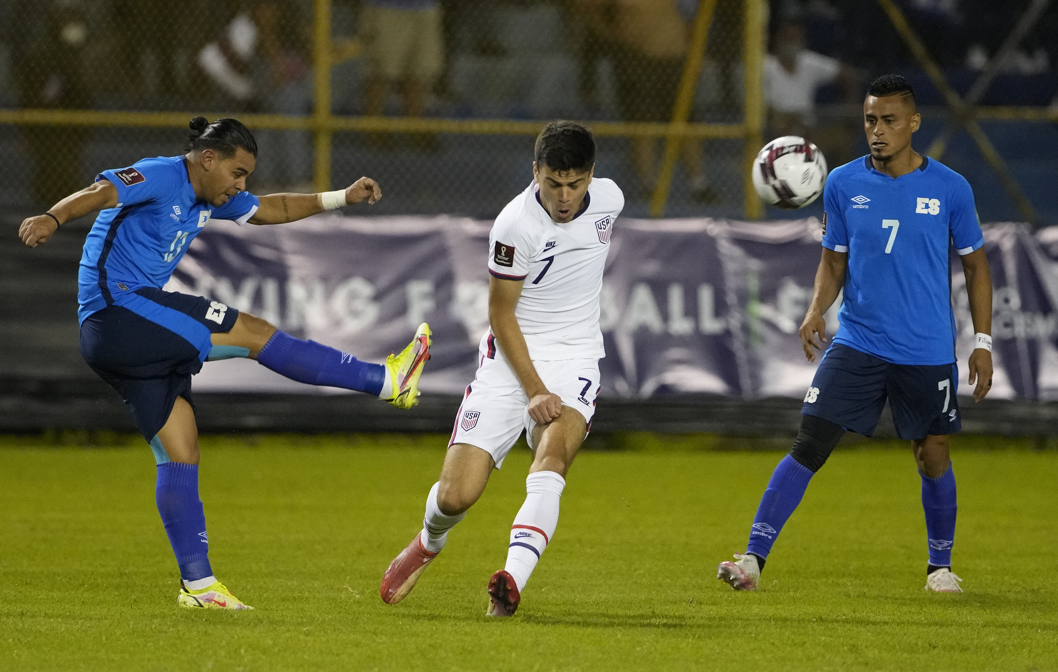 USMNT vs. Mexico: Gio Reyna aims to follow father Claudio into