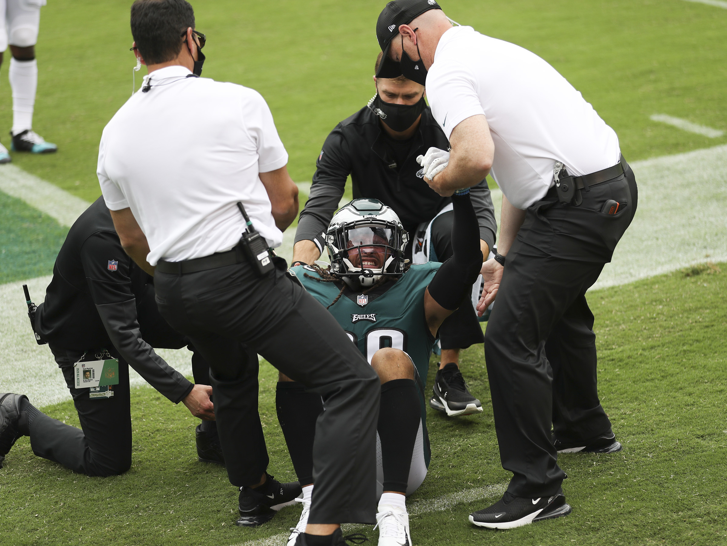 Doug Pederson smiled all the way through his bath in Eagles-green