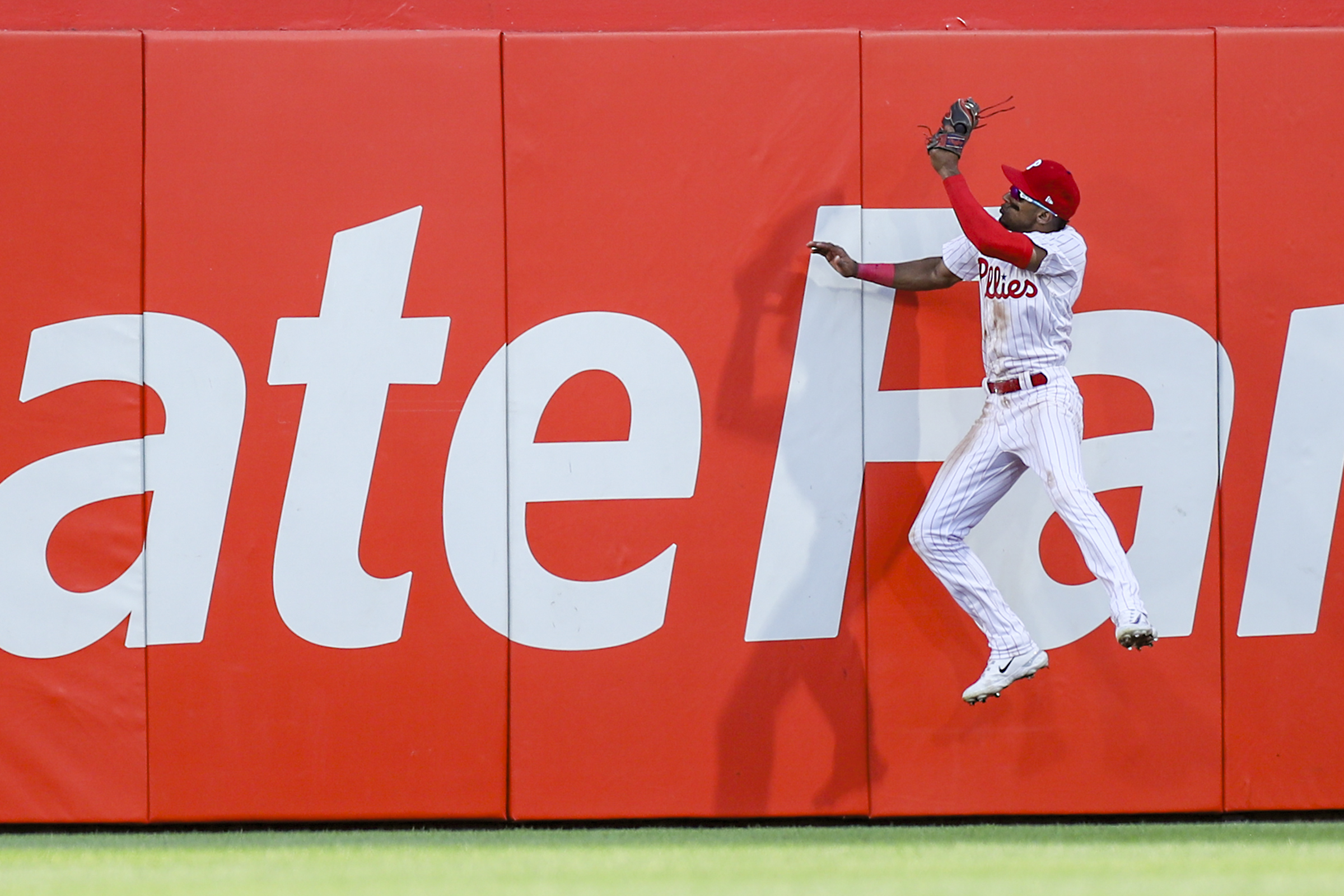 Nicknames on jerseys, Phillies-Mets game in Willampsort highlight