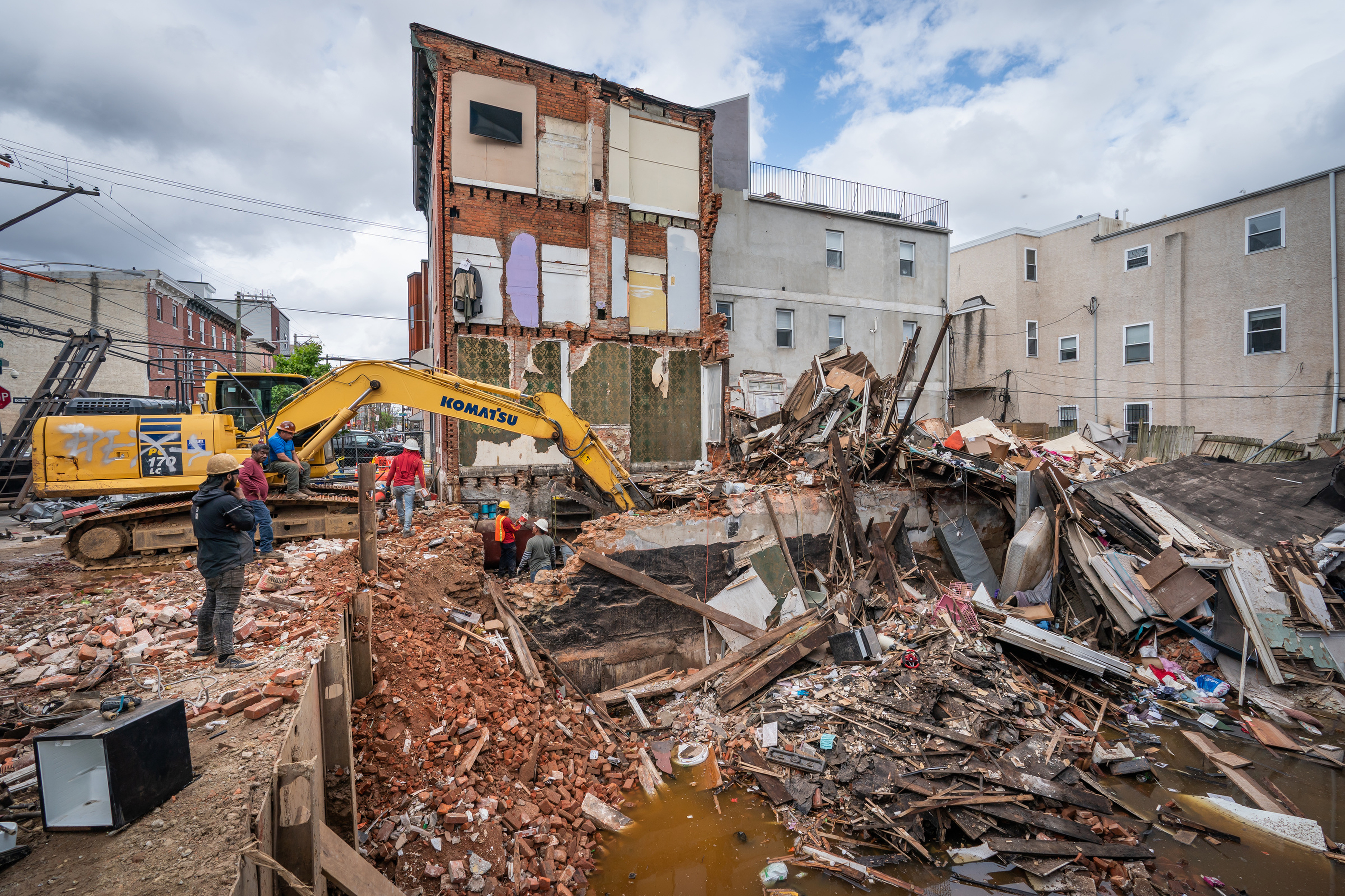 Philly contractors with troubled history destroy family home