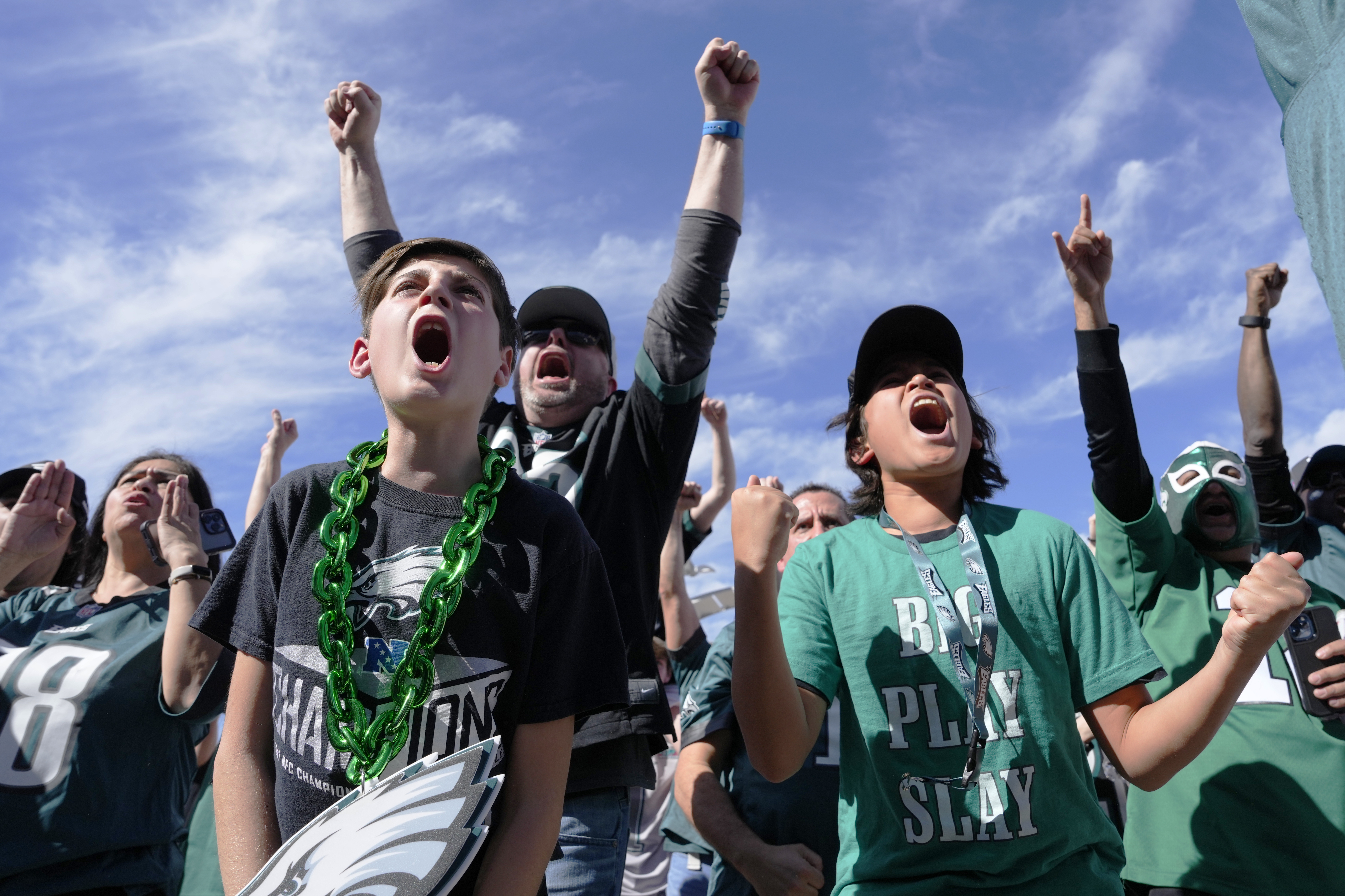 Eagles news: Philadelphia fans gear up, players ponder some double-duty