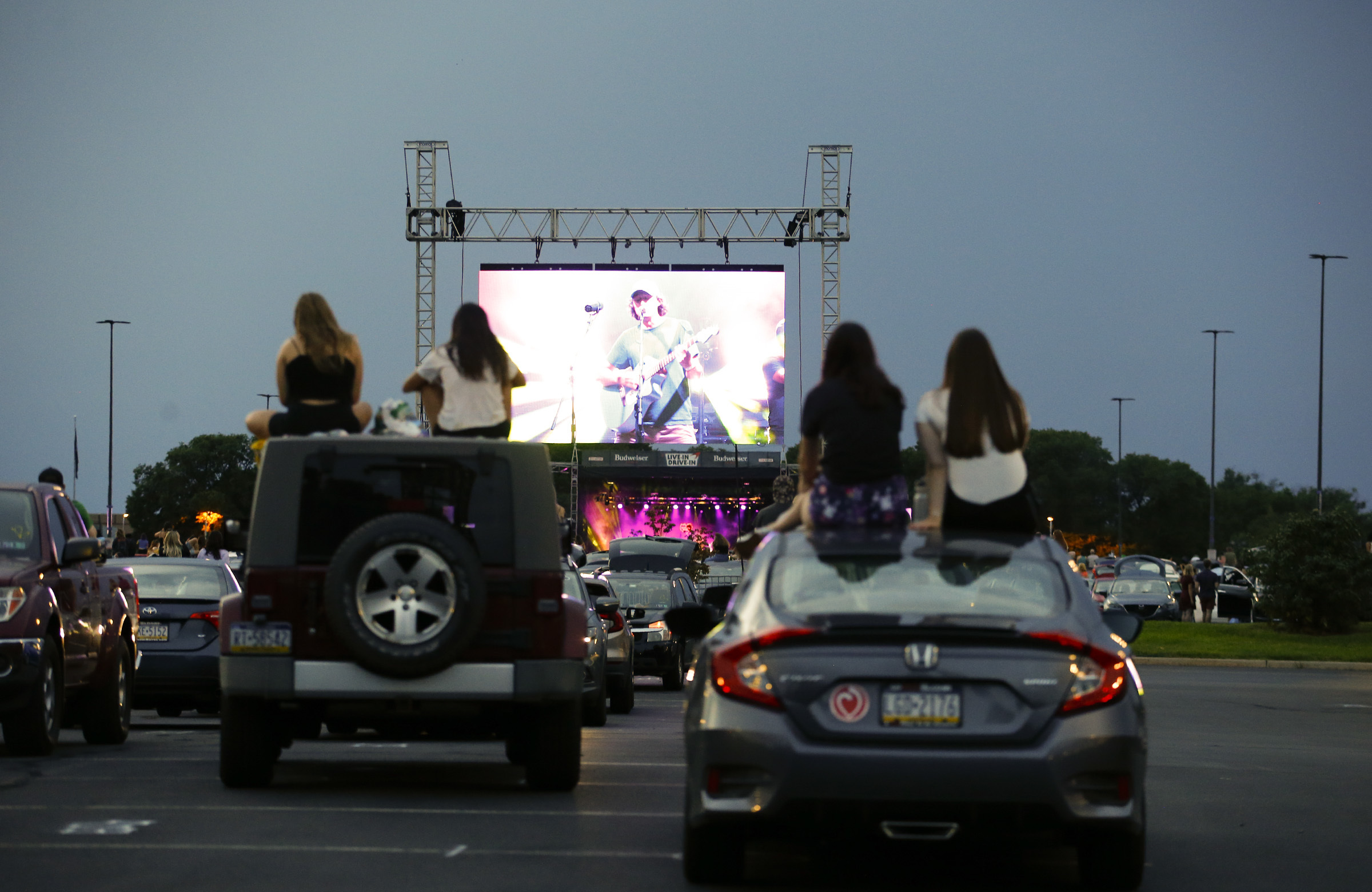 Driving and parking guidelines for Tuesday's Flyers and Eagles games