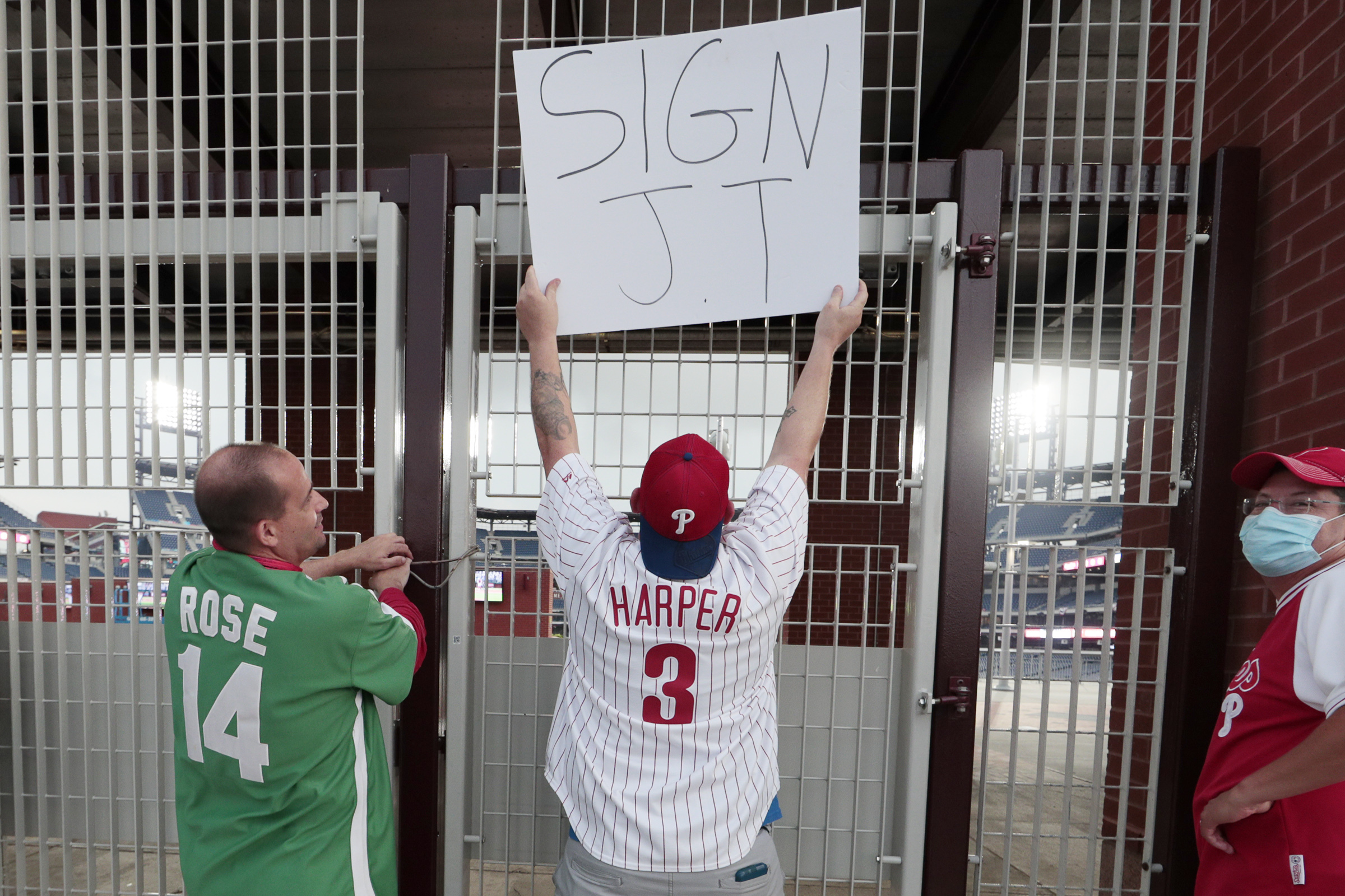 Aguilar leads Marlins over Phillies 5-2 in Girardi's debut