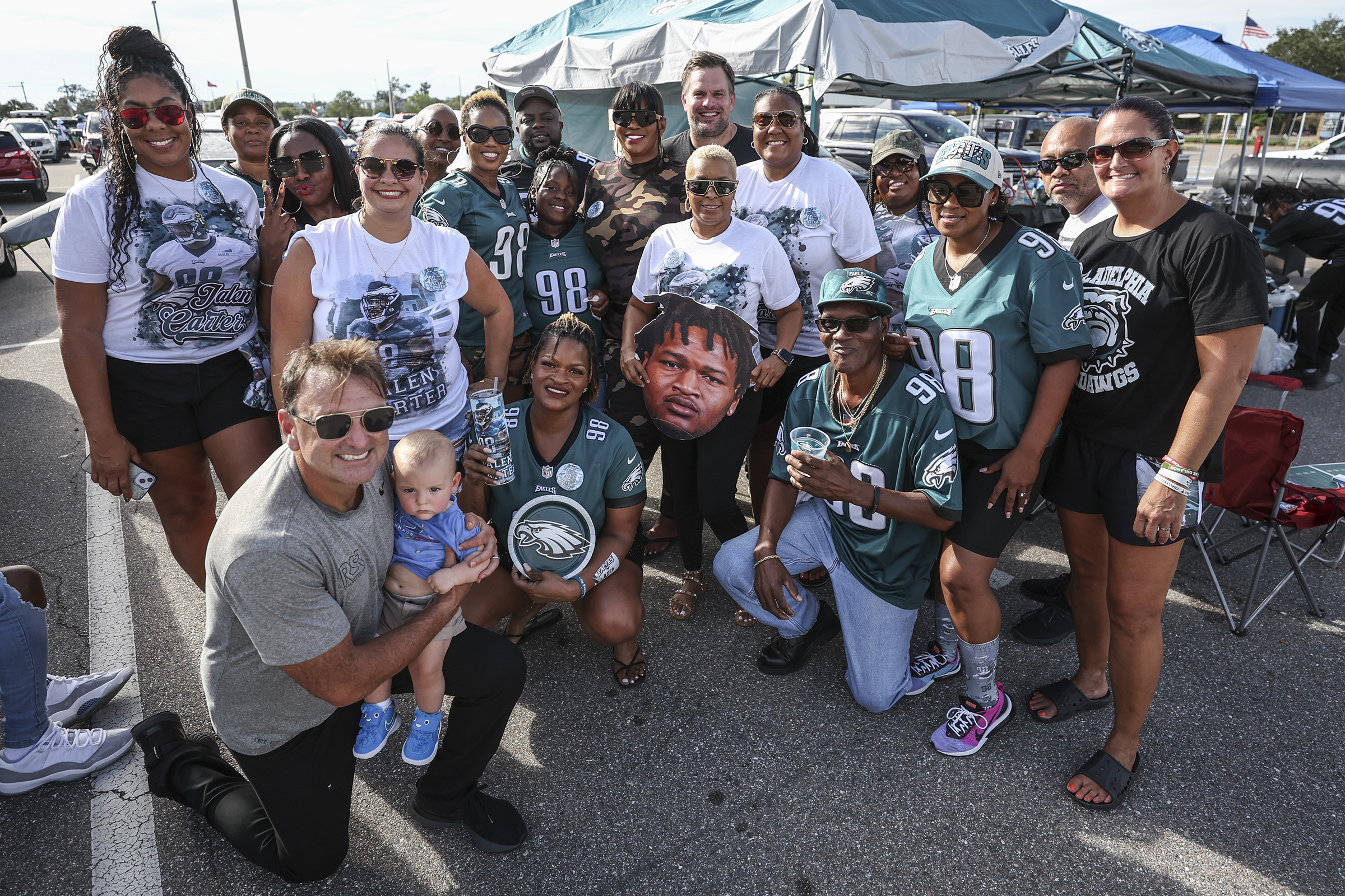 Eagles rookie Jalen Carter feasted on the Buccaneers in front of family