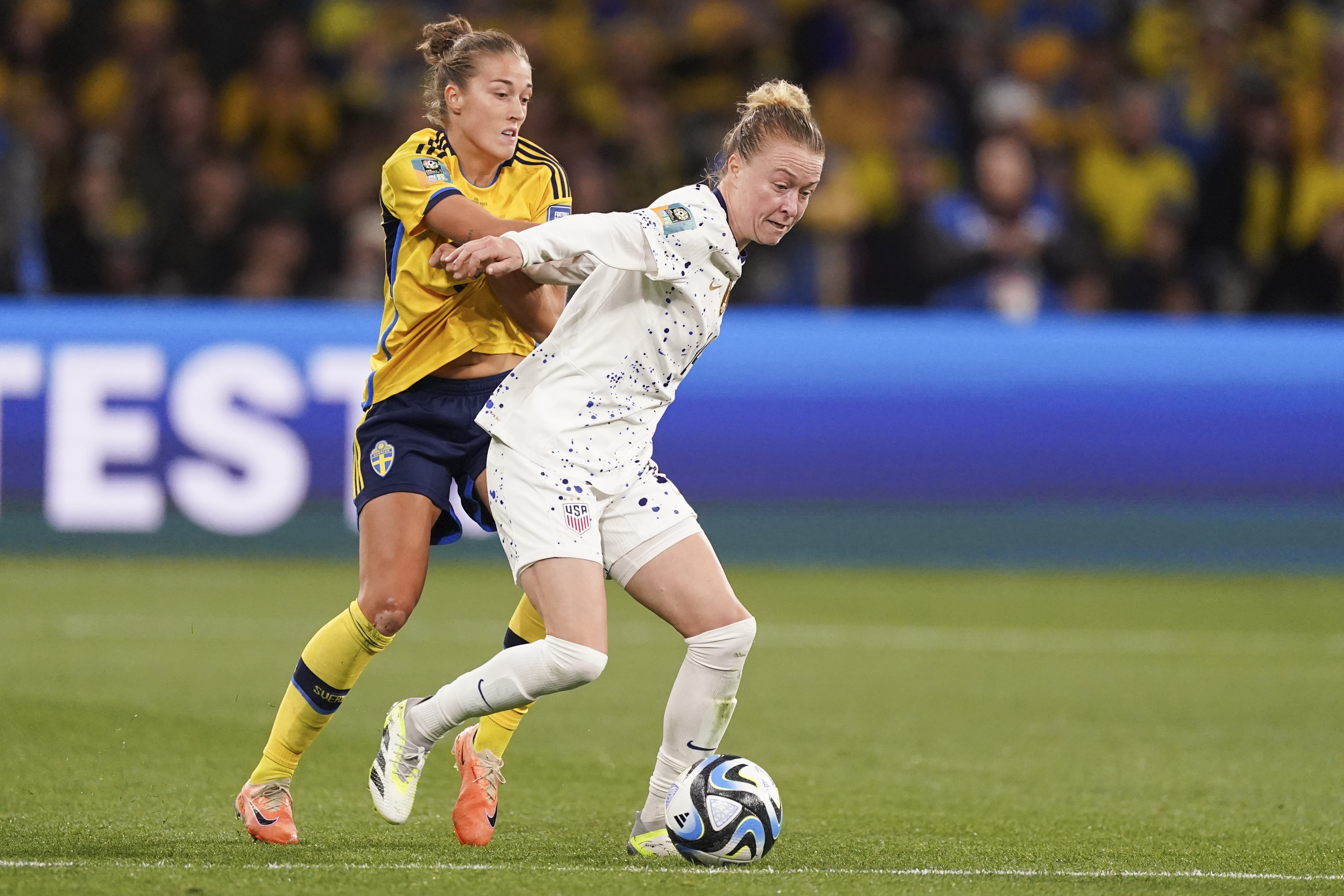 Women's World Cup: Sweden eliminates USWNT in round of 16