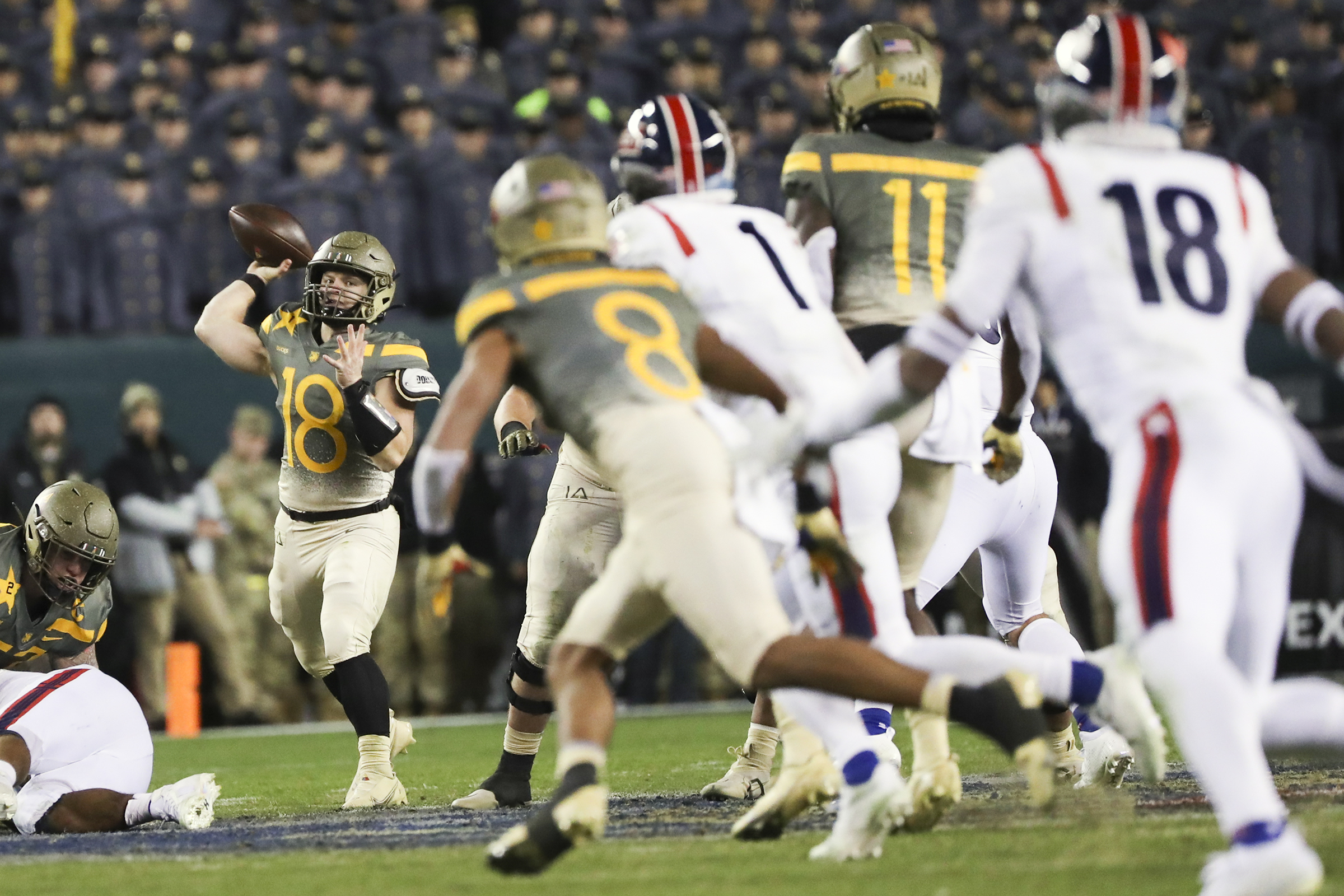 Army comes out on top in history-filled game against Navy at the Linc