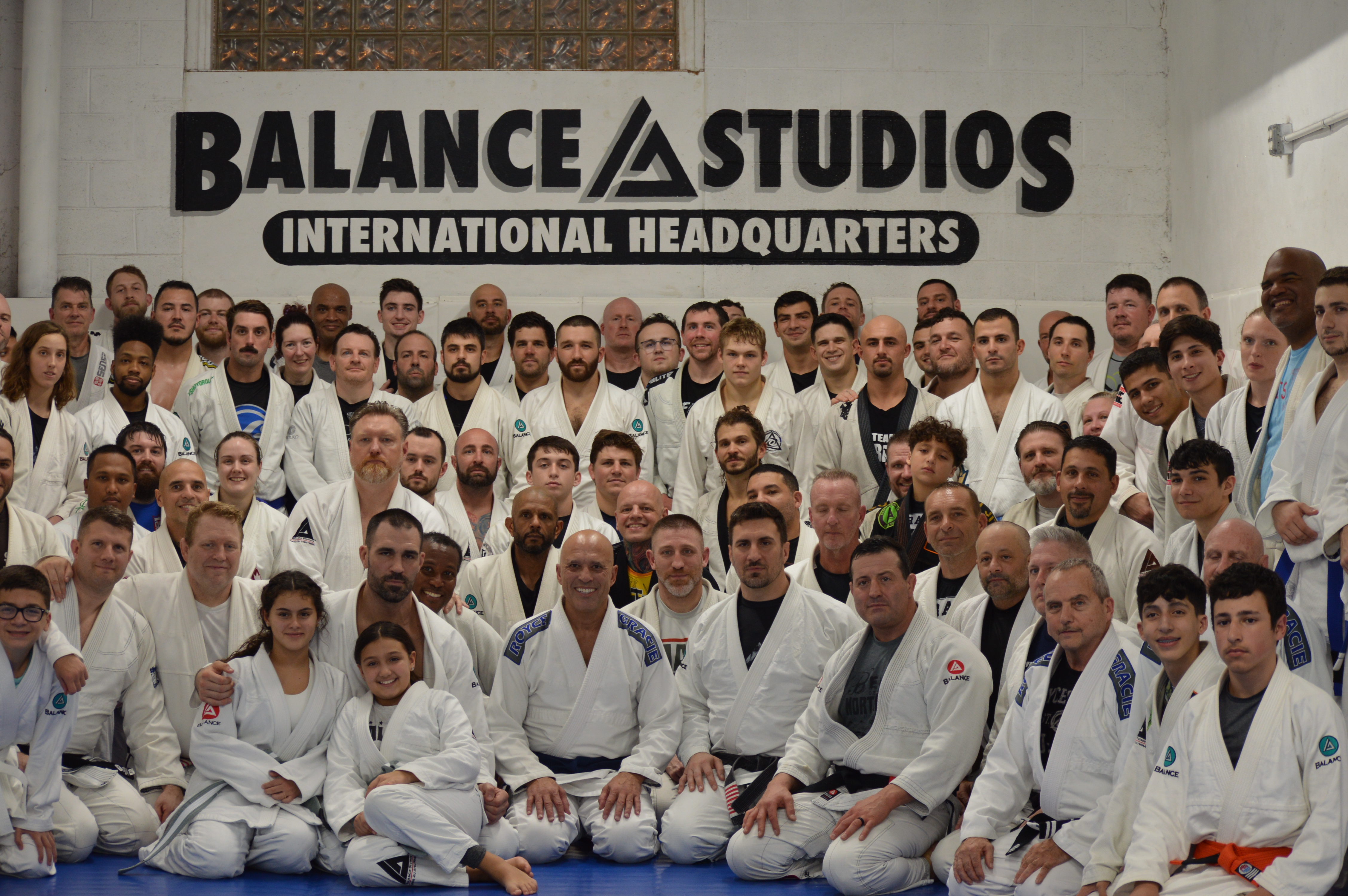 World Renowned Martial Artist Rolles Gracie visits SXM.