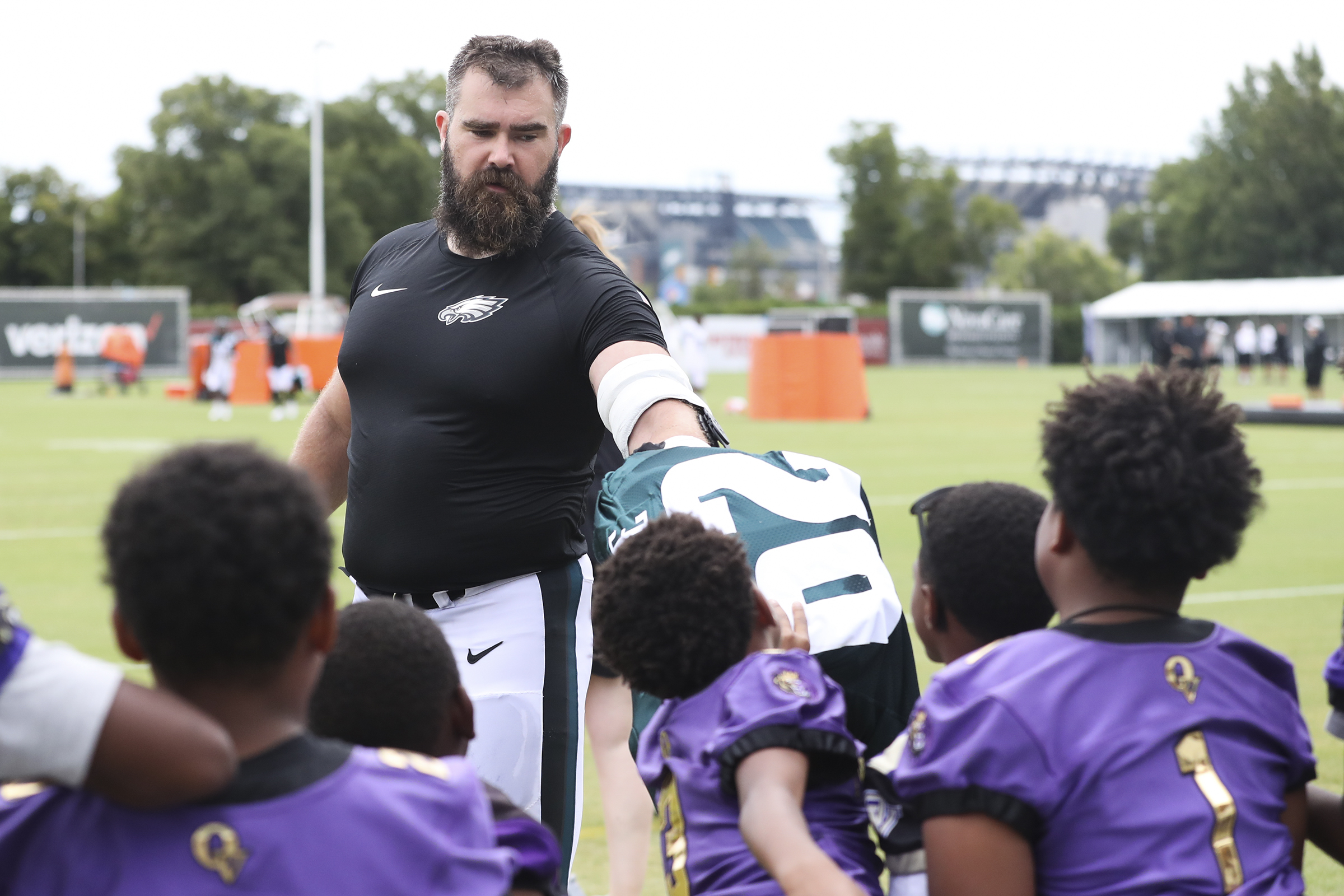 Kids steal show at Eagles training camp