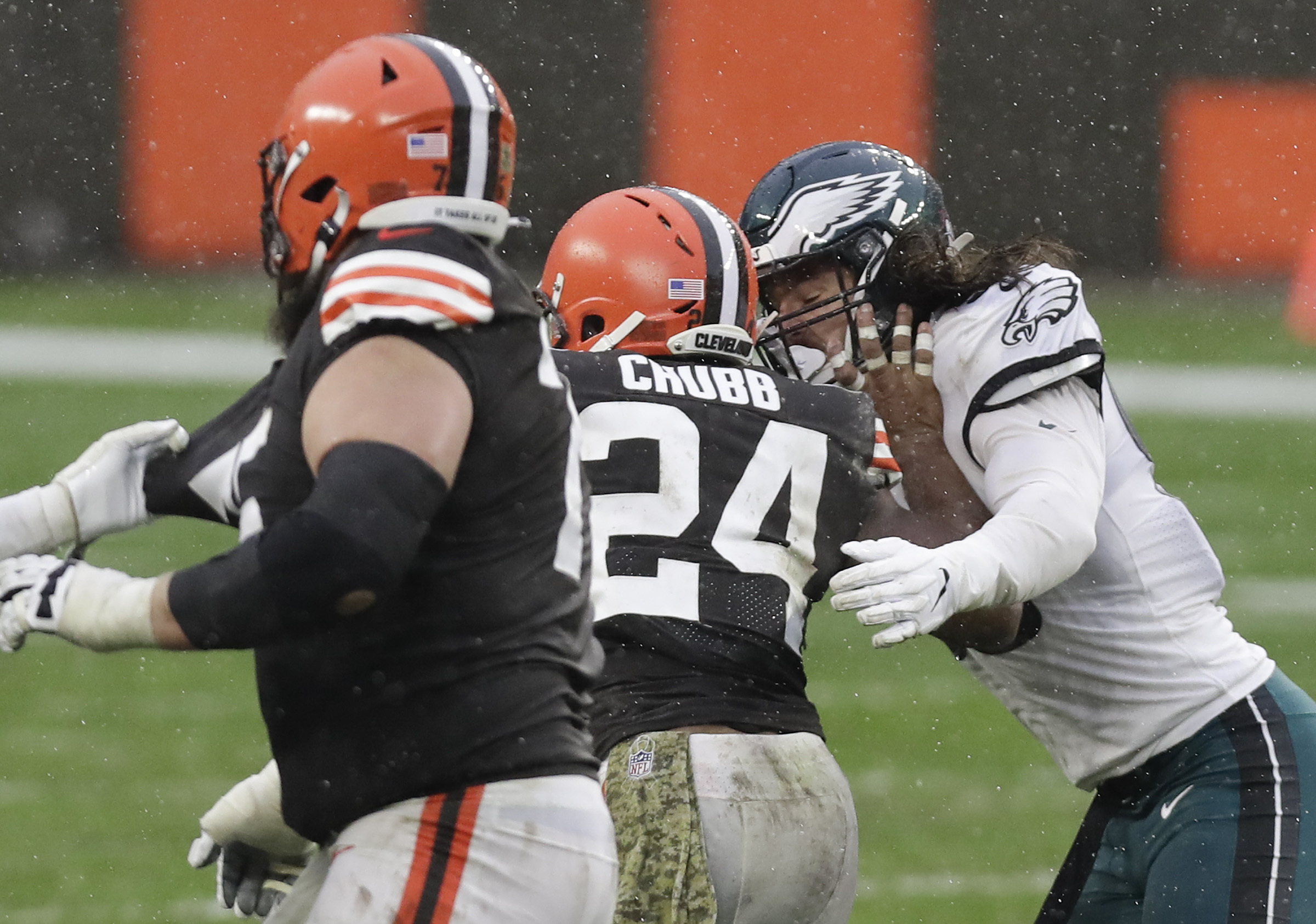 Eagles fall to Browns in rainy Cleveland as QB Carson Wentz is sacked 5  times – The Morning Call