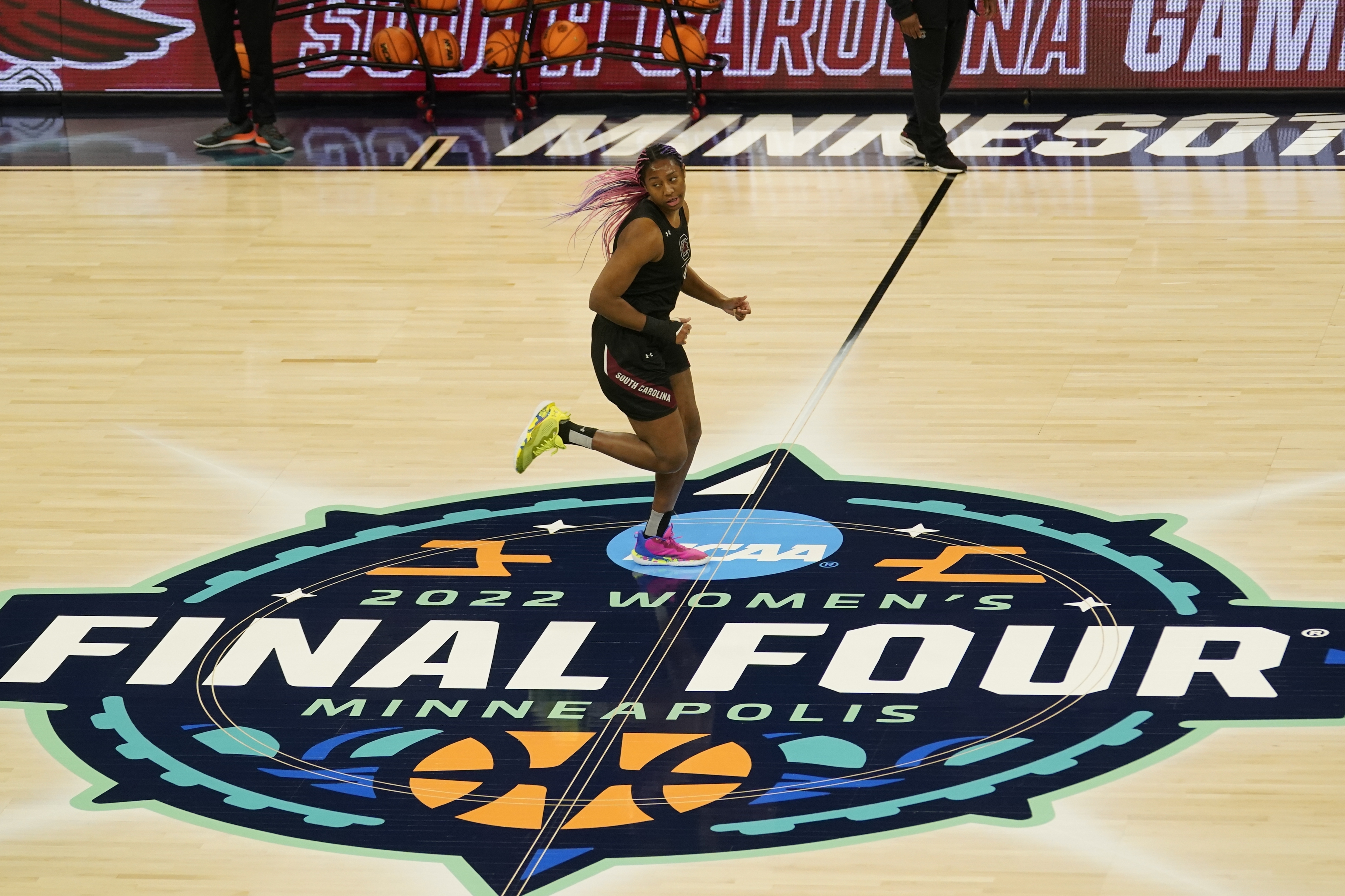 Boston, South Carolina advance to reach Final Four