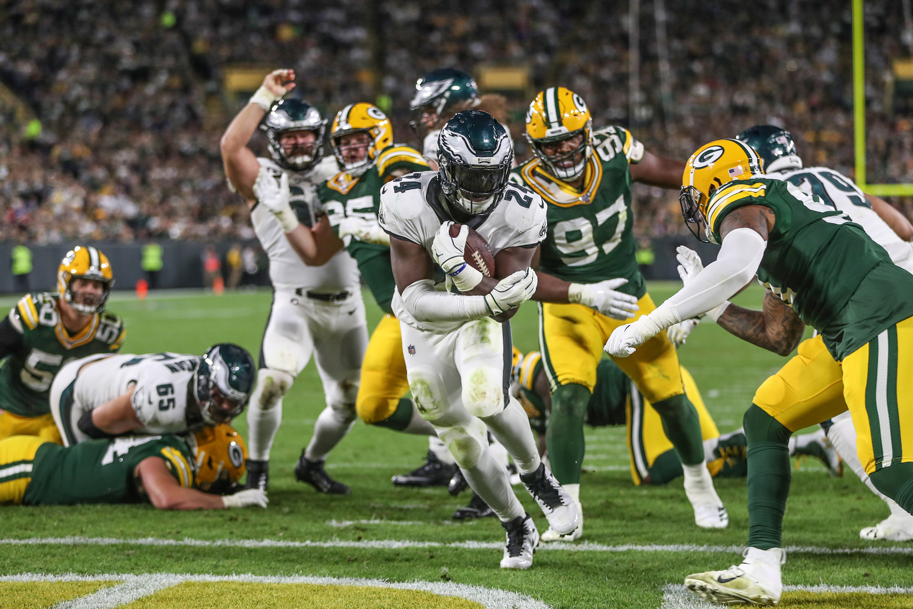 Green Bay Packers vs. Philadelphia Eagles. NFL Game. American Football  League match. Silhouette of professional player celebrate touch down.  Screen in Stock Photo - Alamy