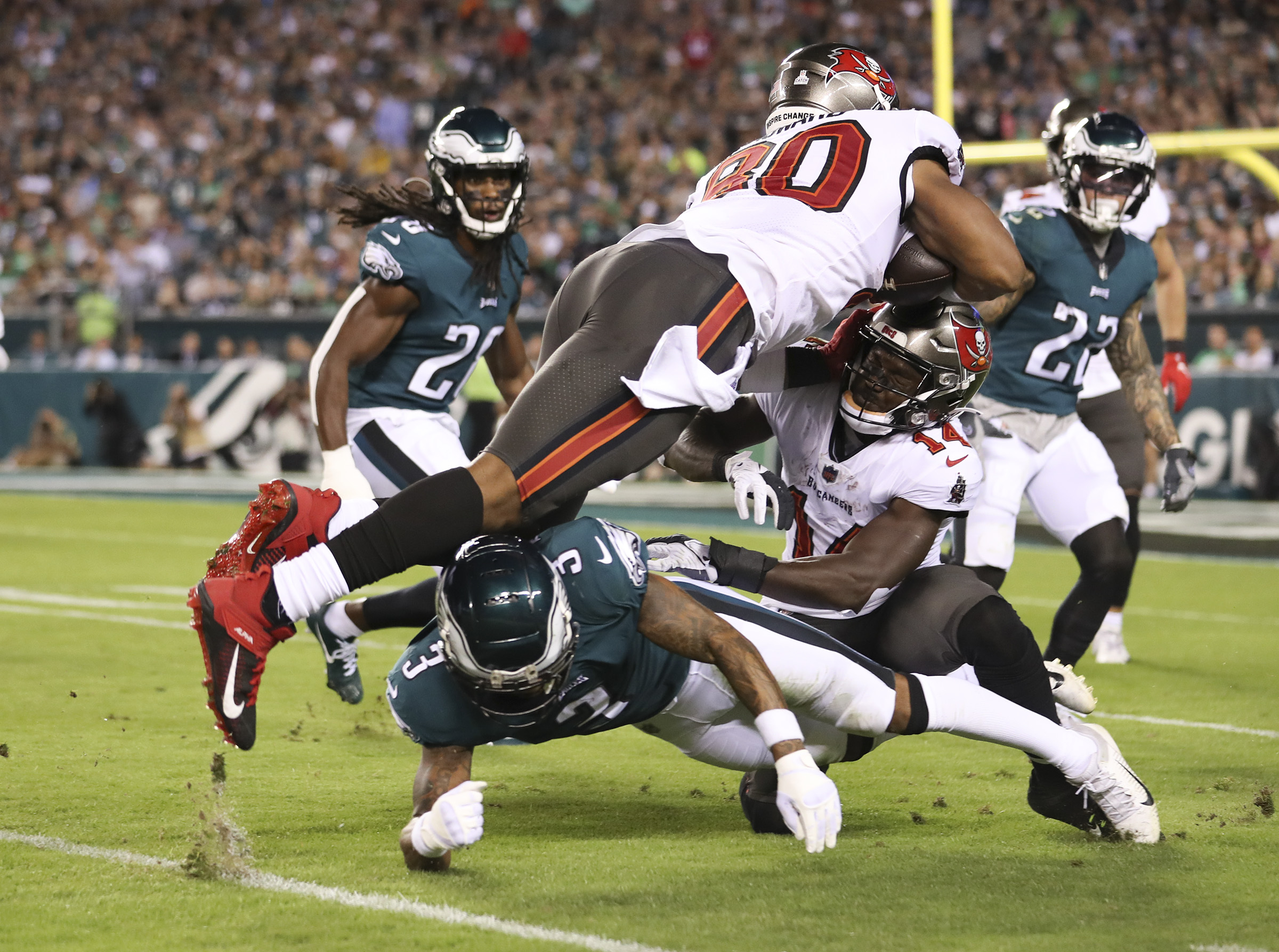 How Eagles' Jalen Hurts, Jordan Mailata kept each other focused after major  mistakes in win over Panthers 