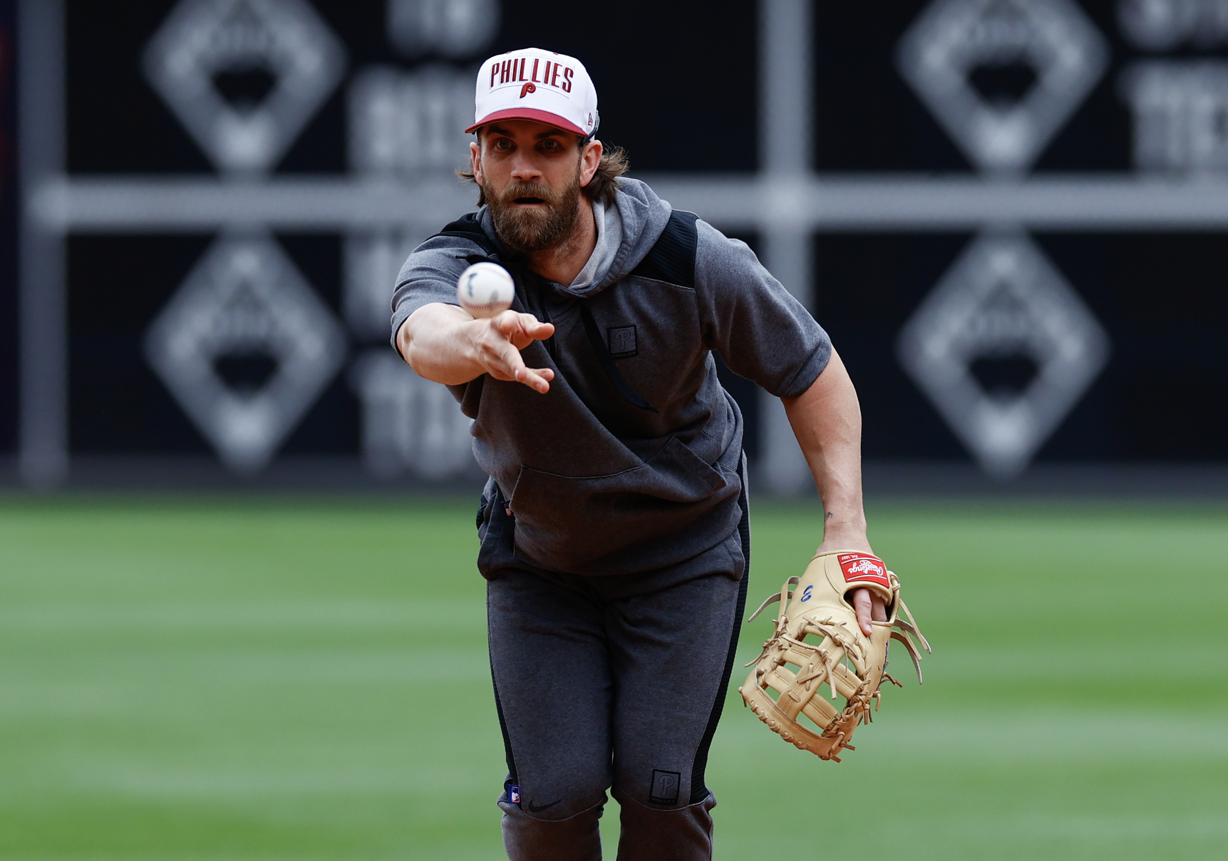 First baseman Bryce Harper of the Philadelphia Phillies can't