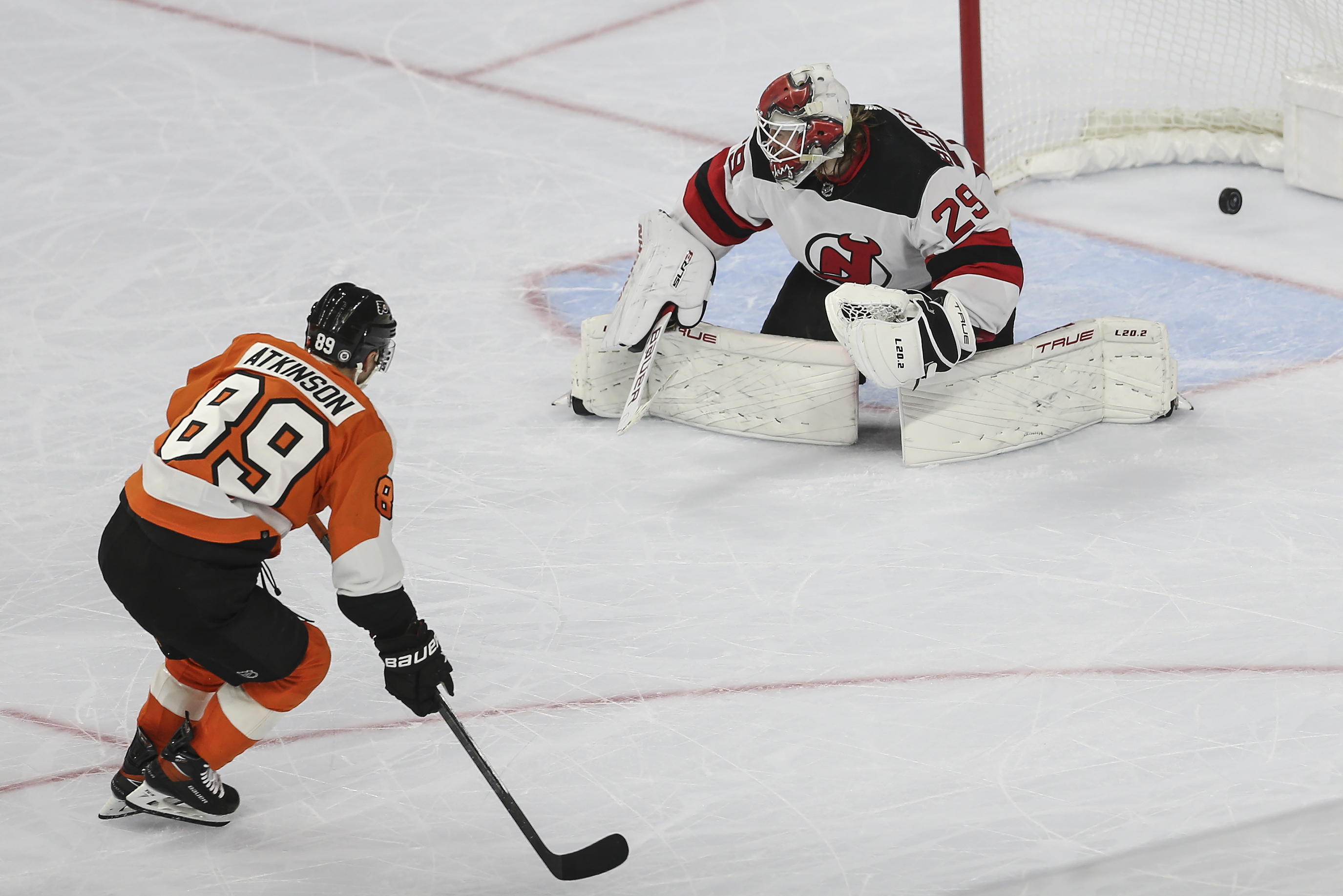 Atkinson's hat trick leads Flyers to 6-1 victory over Devils - The