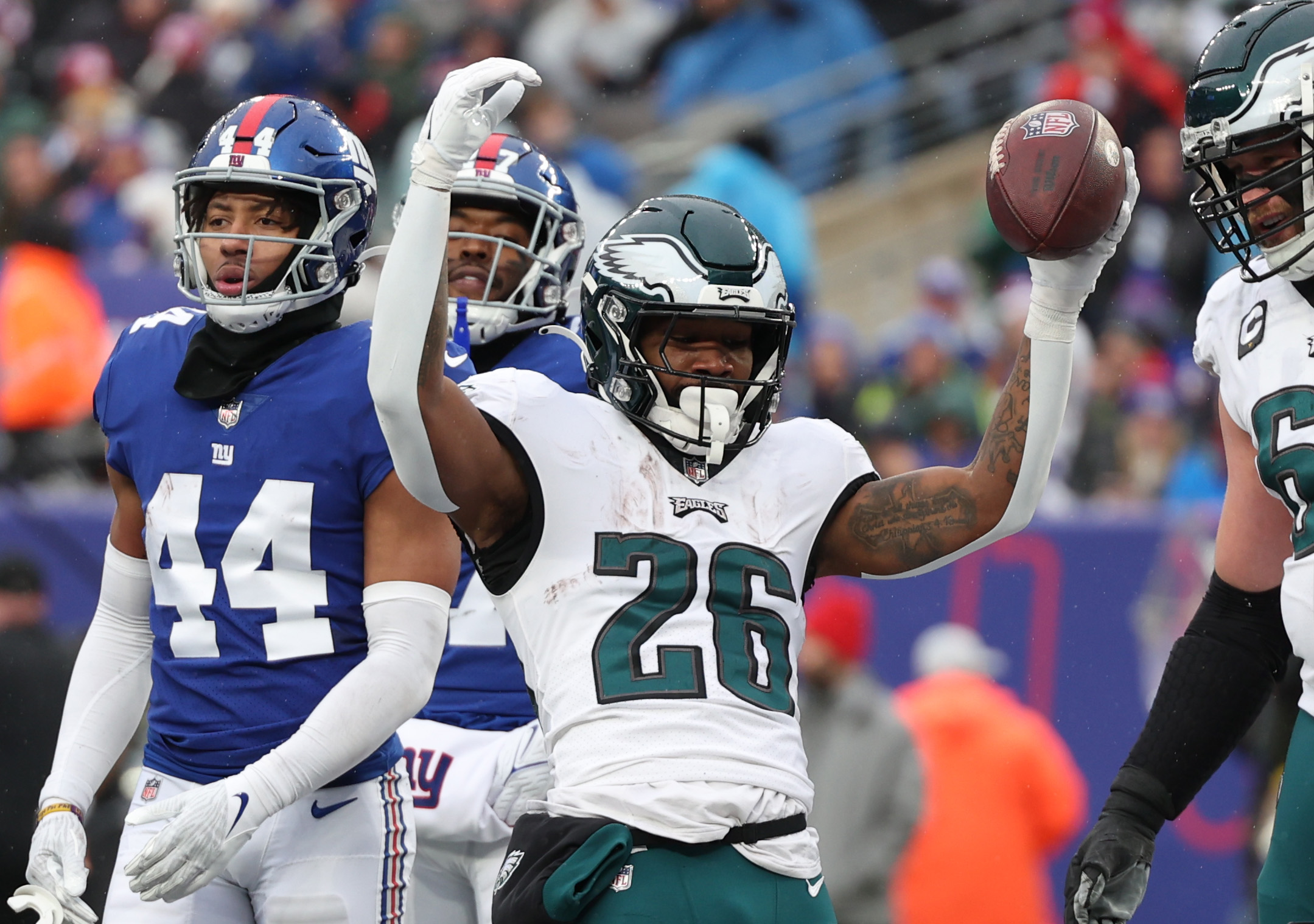 Hurts, Eagles clinch playoffs with 48-22 win over Giants - ABC7 New York
