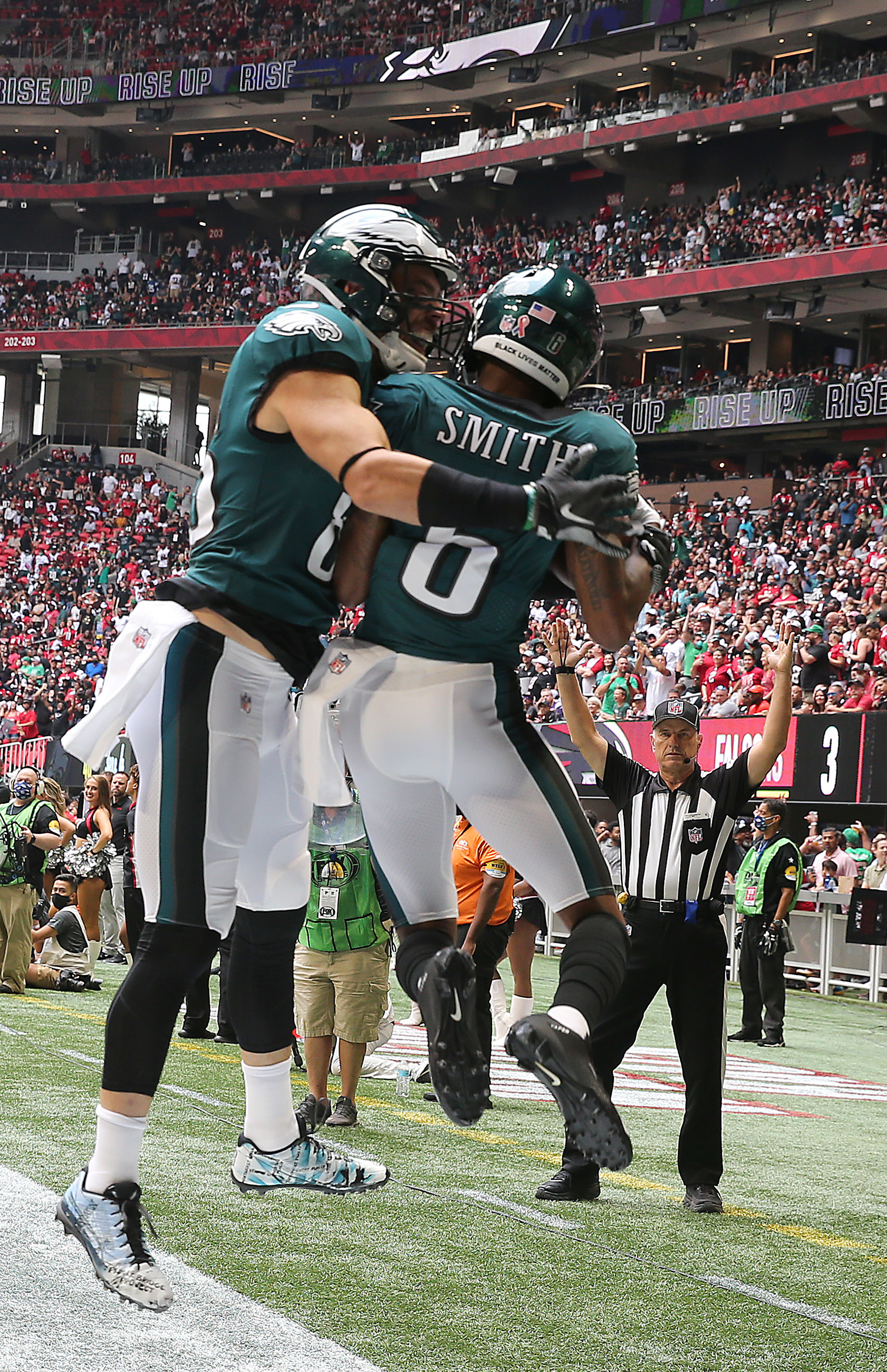 Hurts leads Eagles to impressive 32-6 season-opening win in Atlanta – Delco  Times