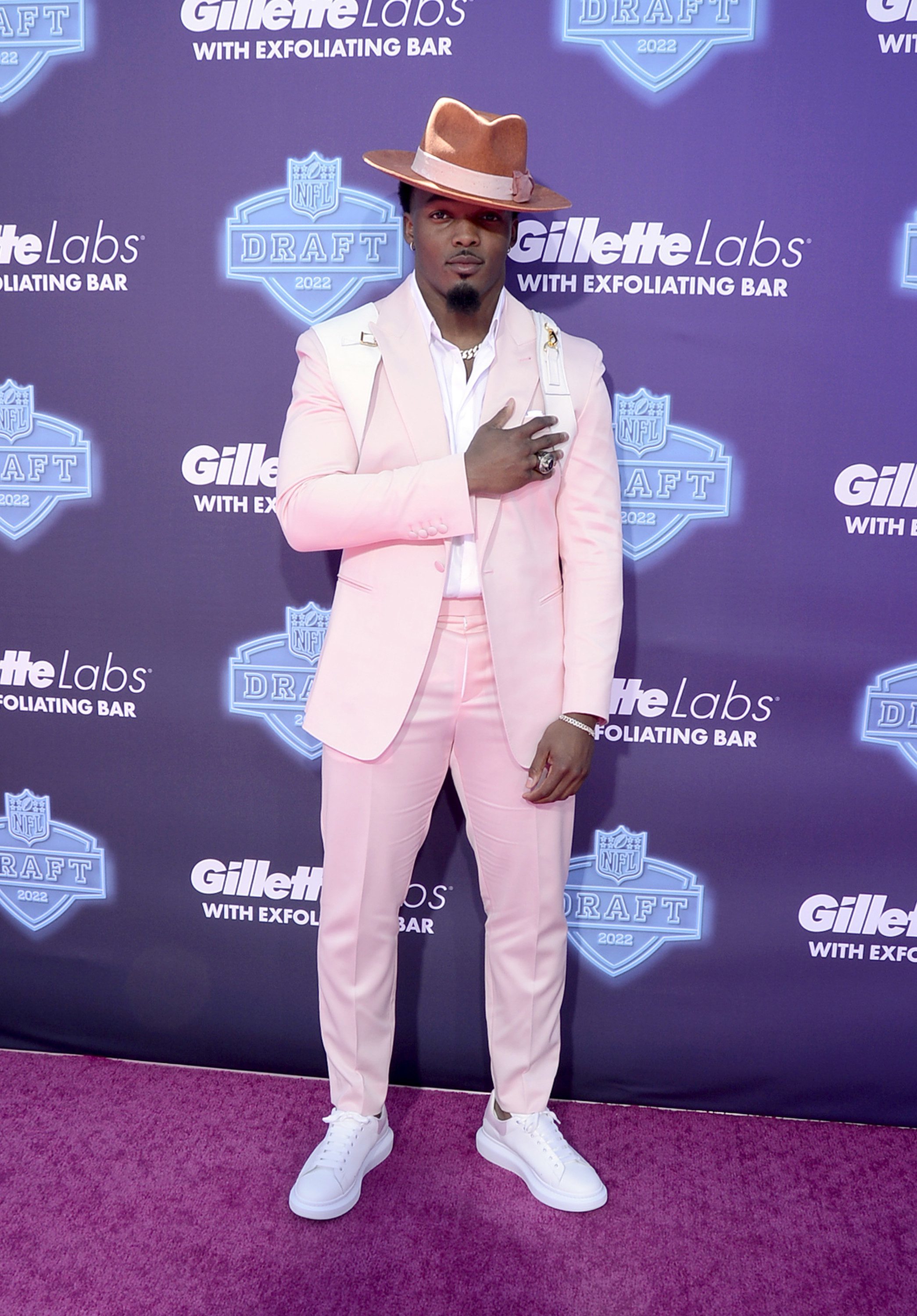 NFL Draft: Nakobe Dean is the early favorite for best dressed