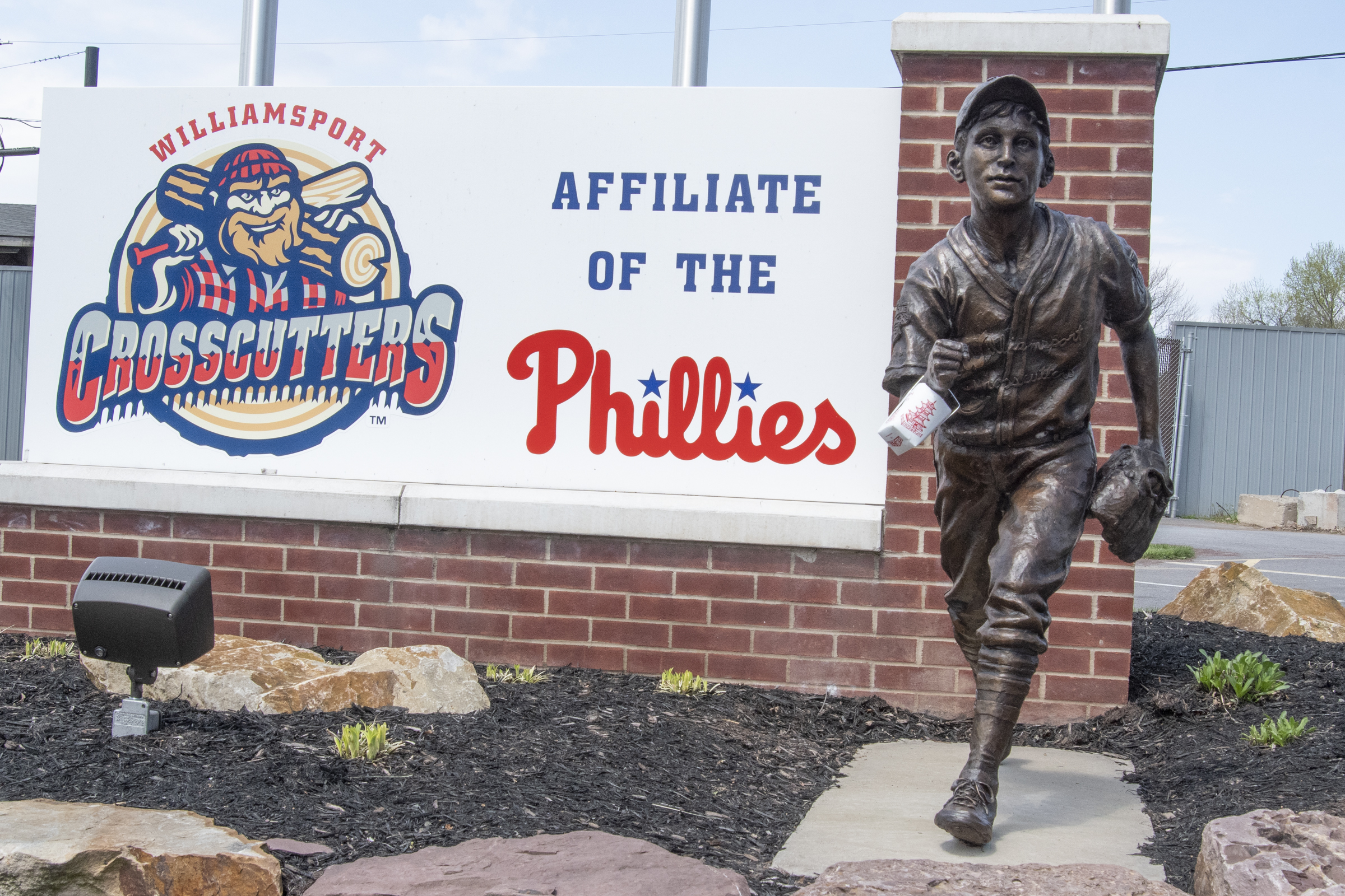 Phillies sign Lancaster County native to minor league deal