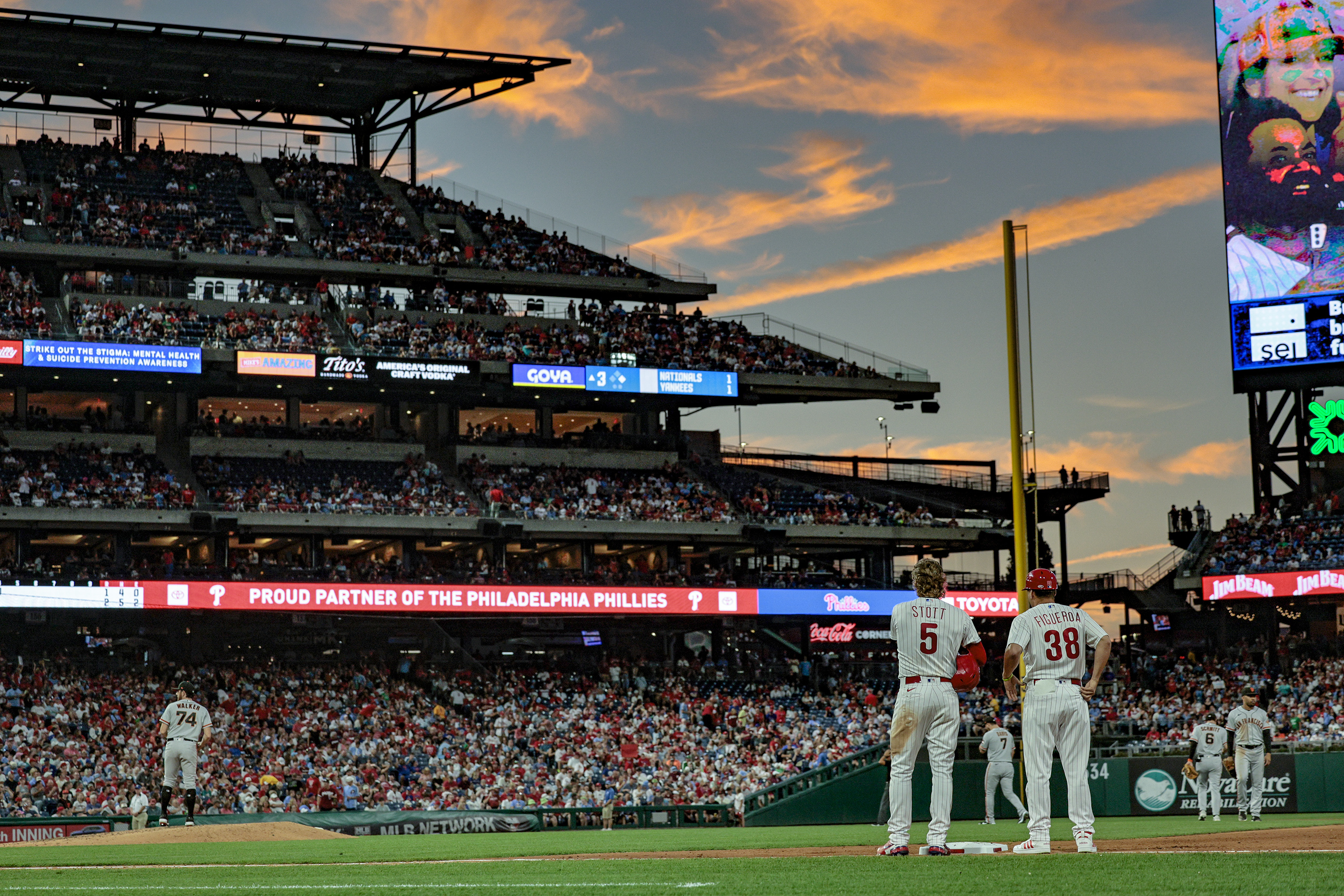 Bryce Harper homers and Trea Turner delivers a walk-off Phillies win over  the Giants