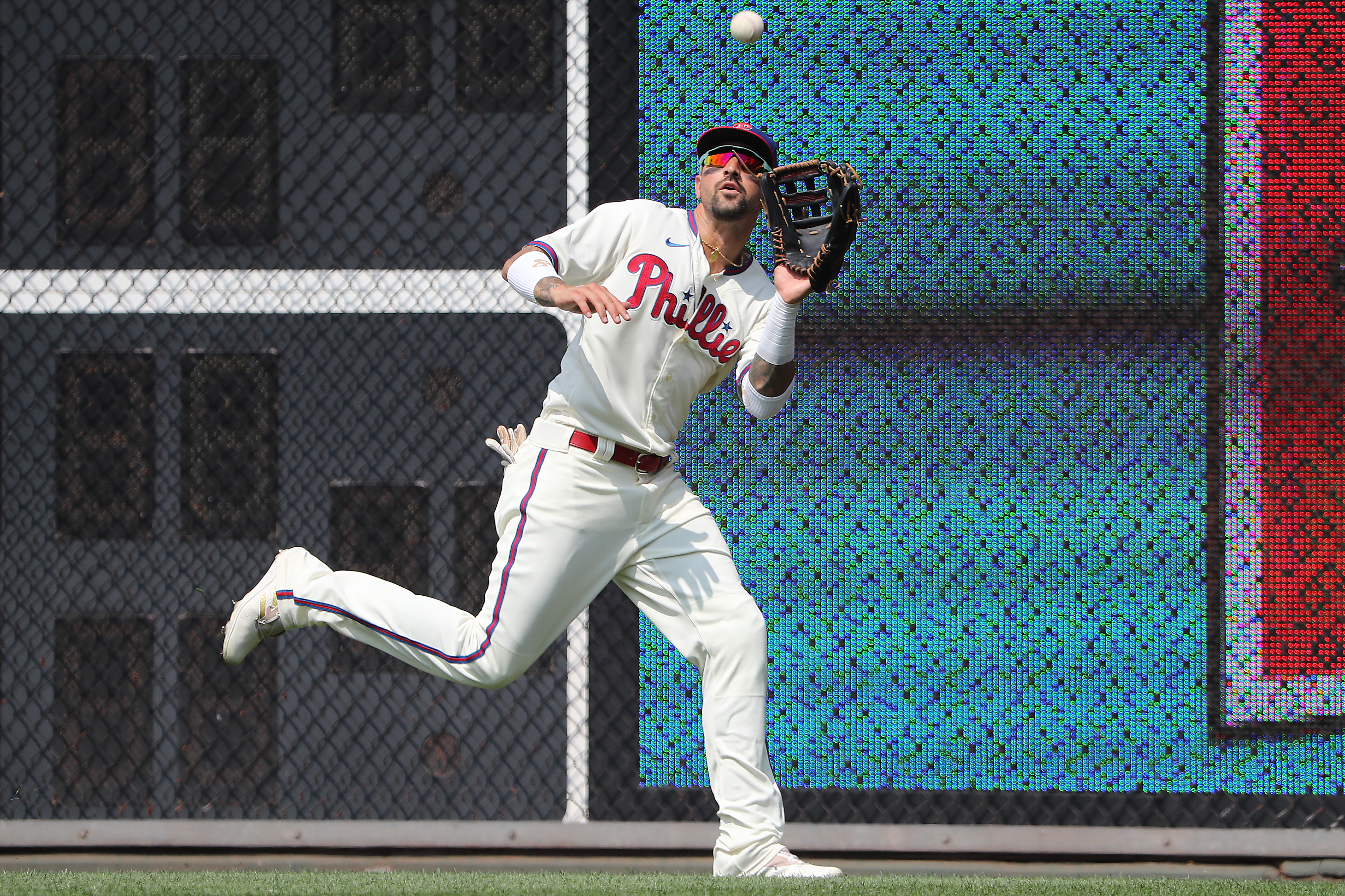 ⚾ Stott, Schwarber and Castellanos homer to help Phillies down Royals