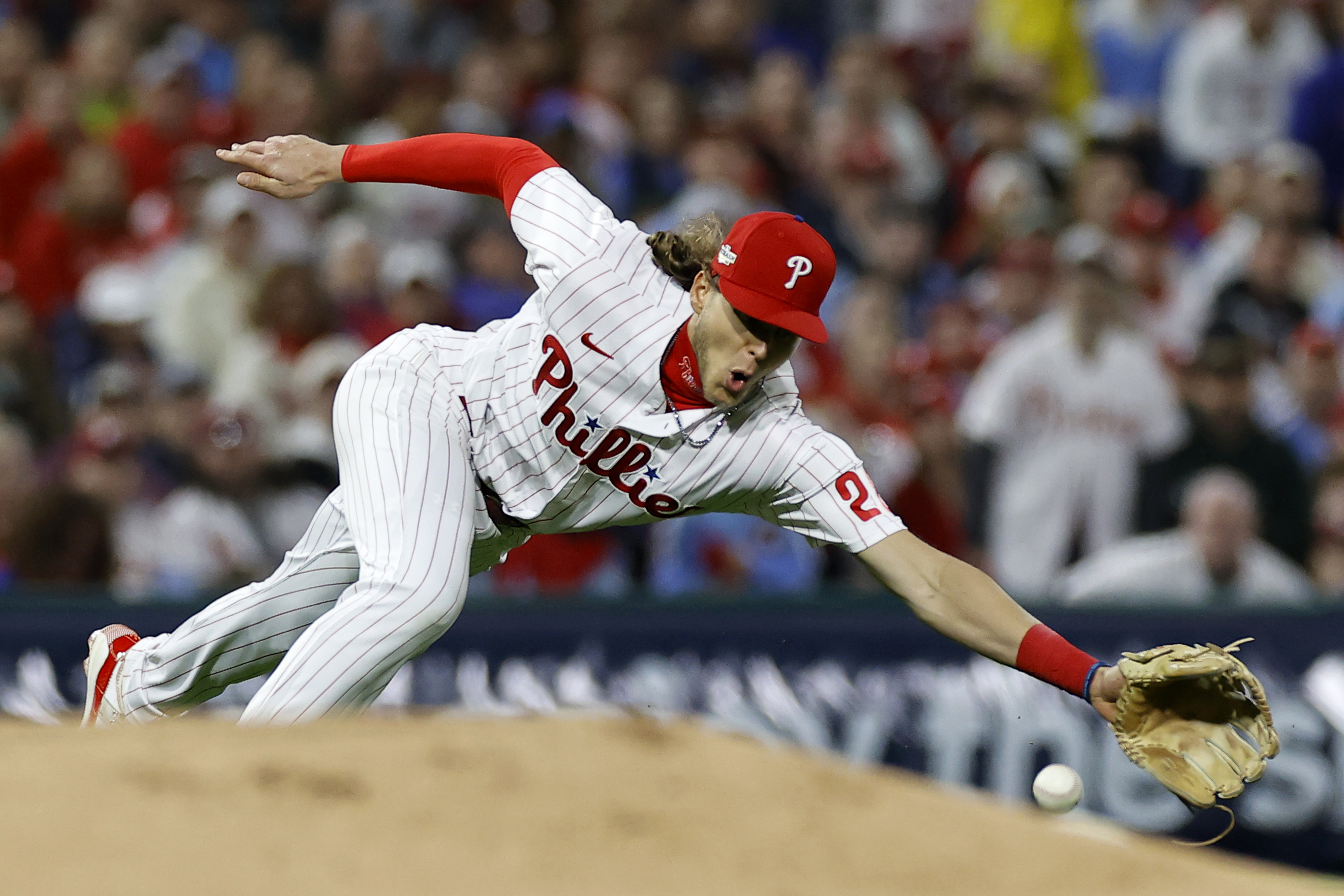 As His Current Contract Expires in 2024, Will the Phillies Give Skipper Rob  Thomson a New Deal With the World Series in Sight? - EssentiallySports