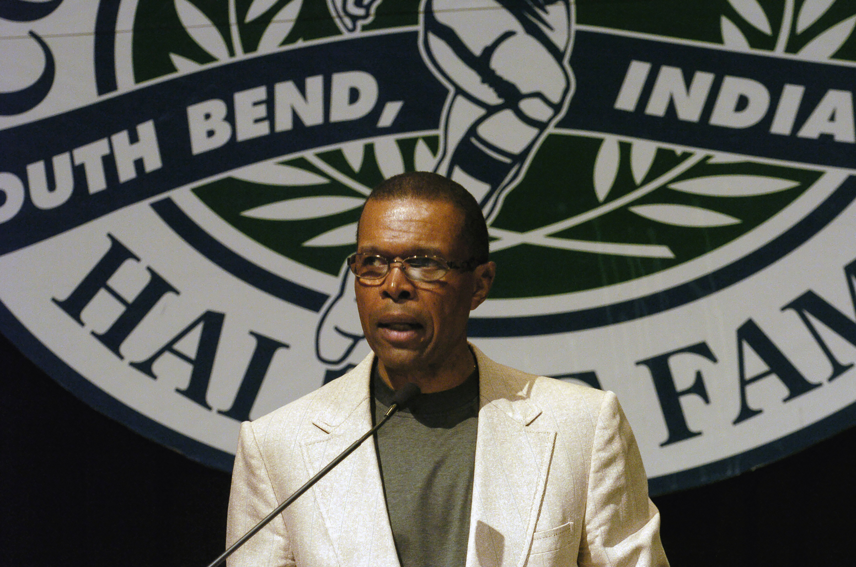 Gale Sayers, Hall of Fame running back for the Chicago Bears, dies