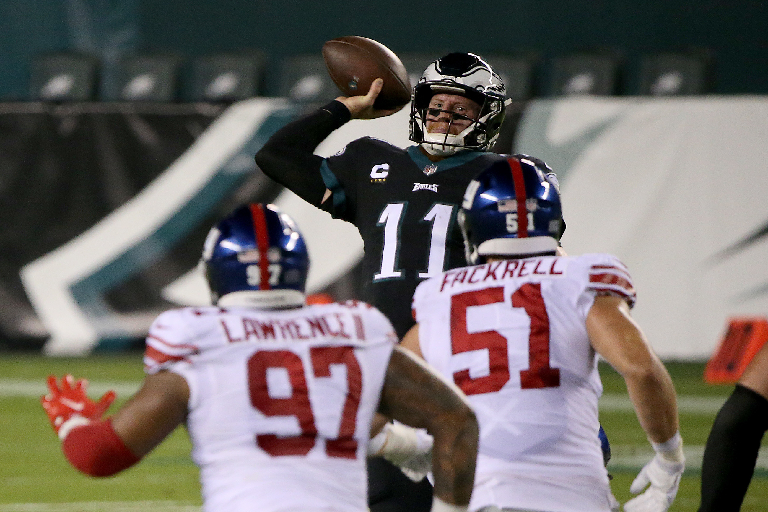 WATCH COREY CLEMENT'S 1ST NFL TD TIE EAGLES-GIANTS AT 21!