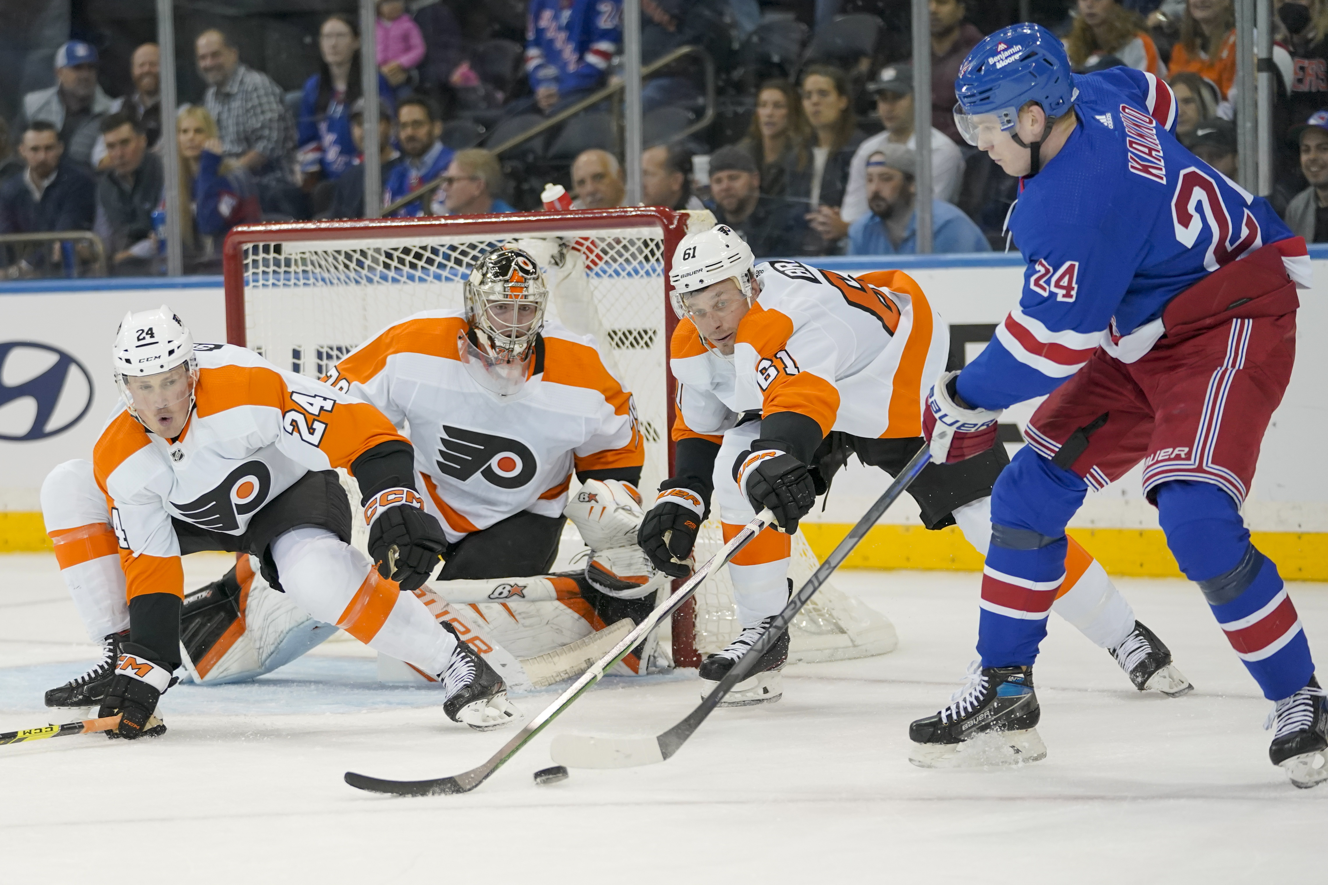 Flyers got their first look at goaltender Carter Hart in overtime loss to New  Jersey