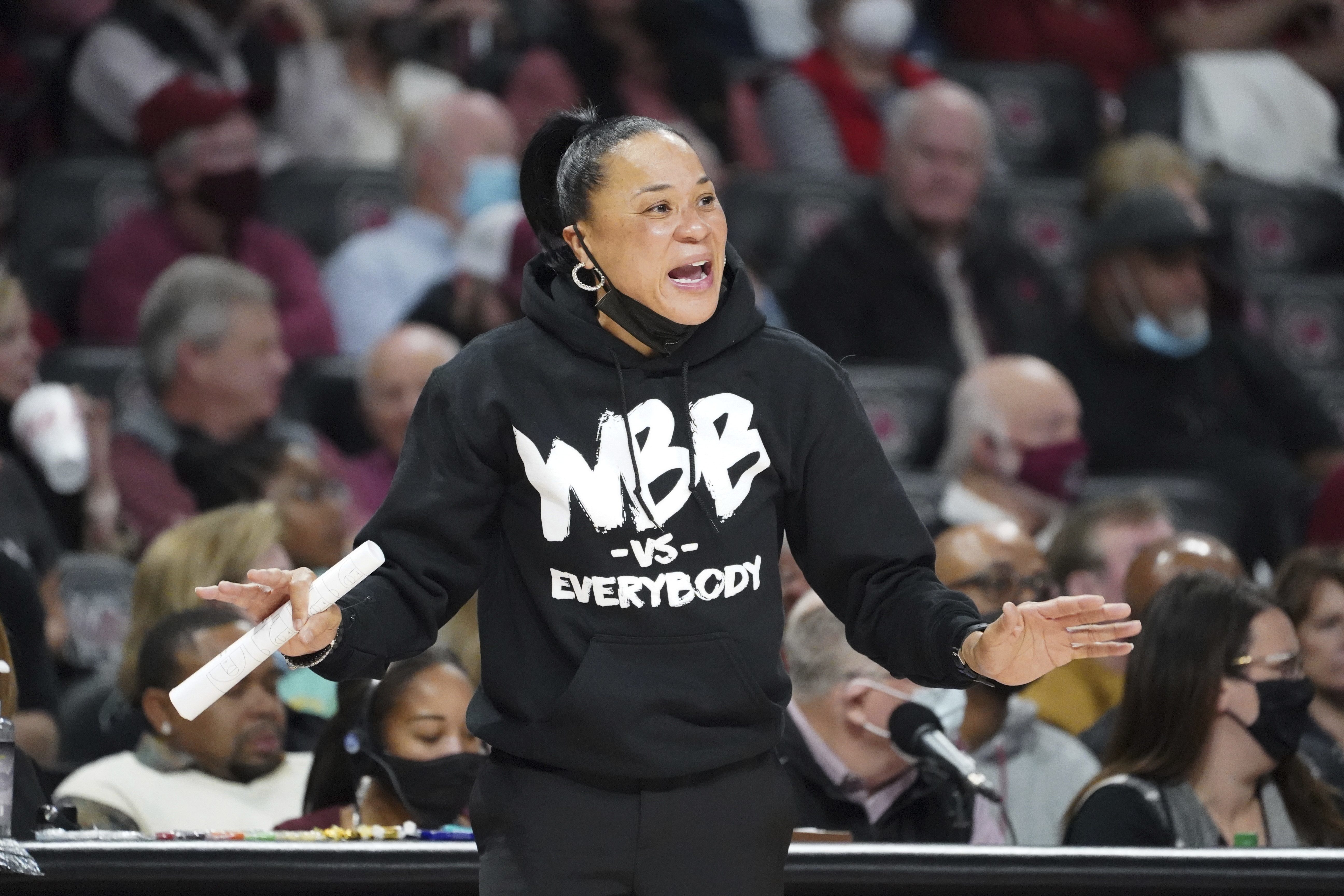 March Madness: South Carolina coach Dawn Staley defends her players again