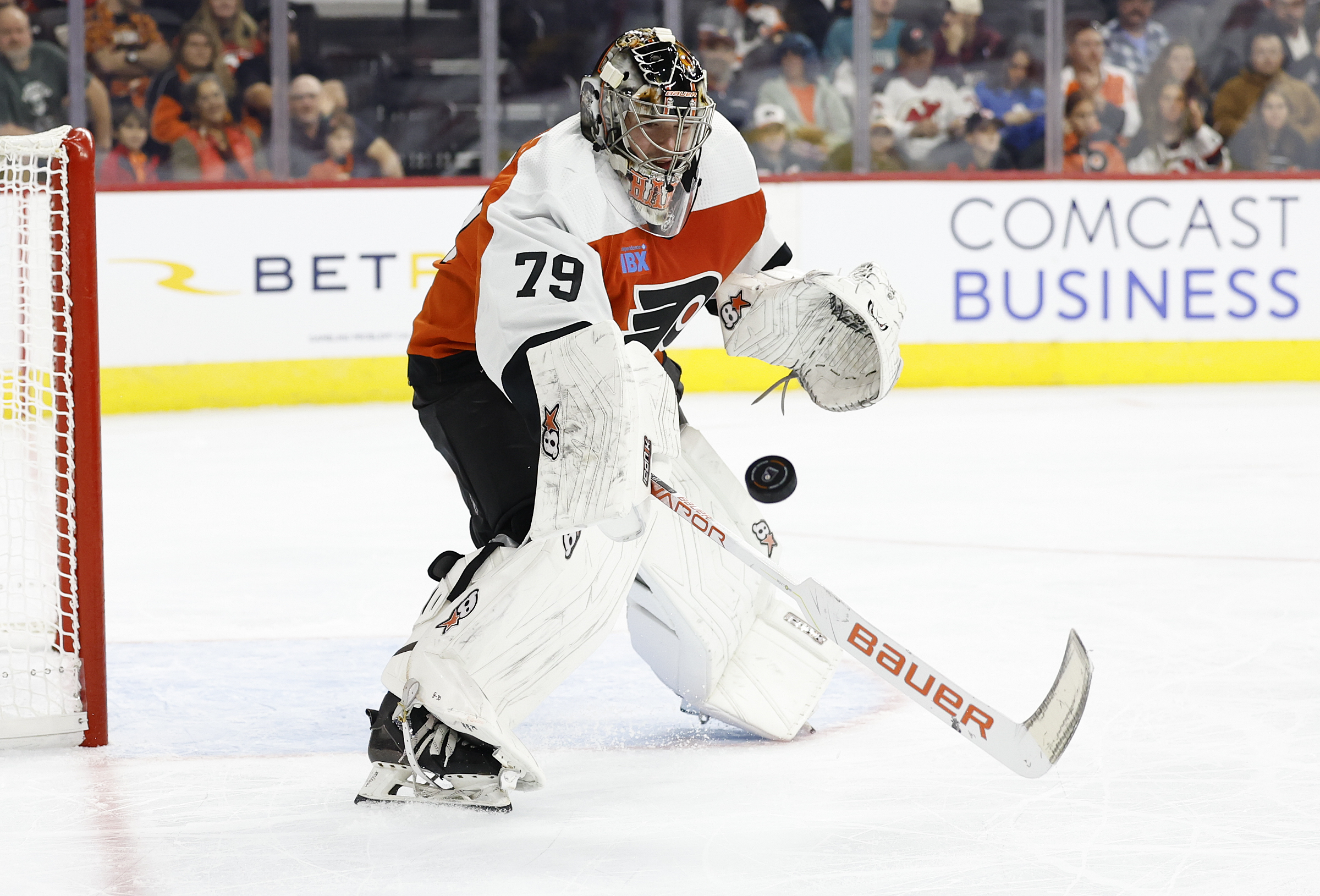 Flyers got their first look at goaltender Carter Hart in overtime loss to New  Jersey