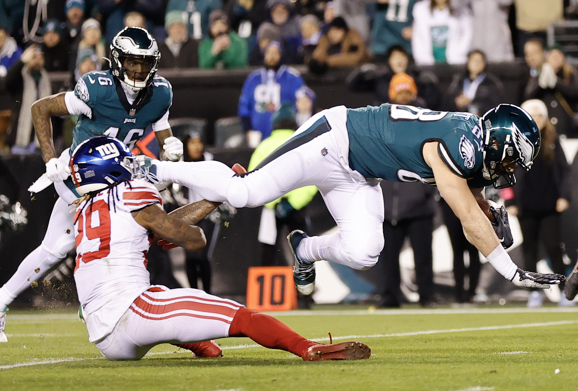 Eagles rout Giants to secure spot in NFC championship game - Los Angeles  Times